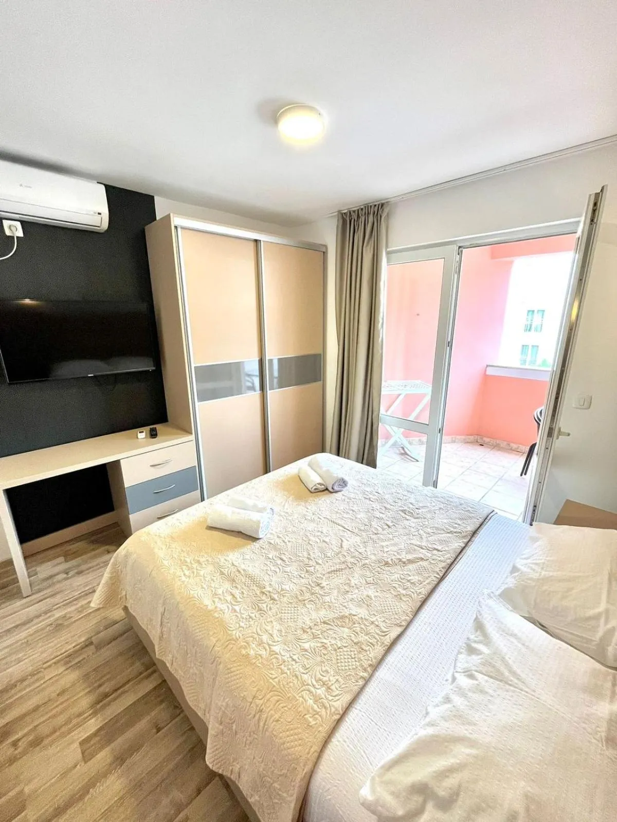 Bed in Apartments Sofija