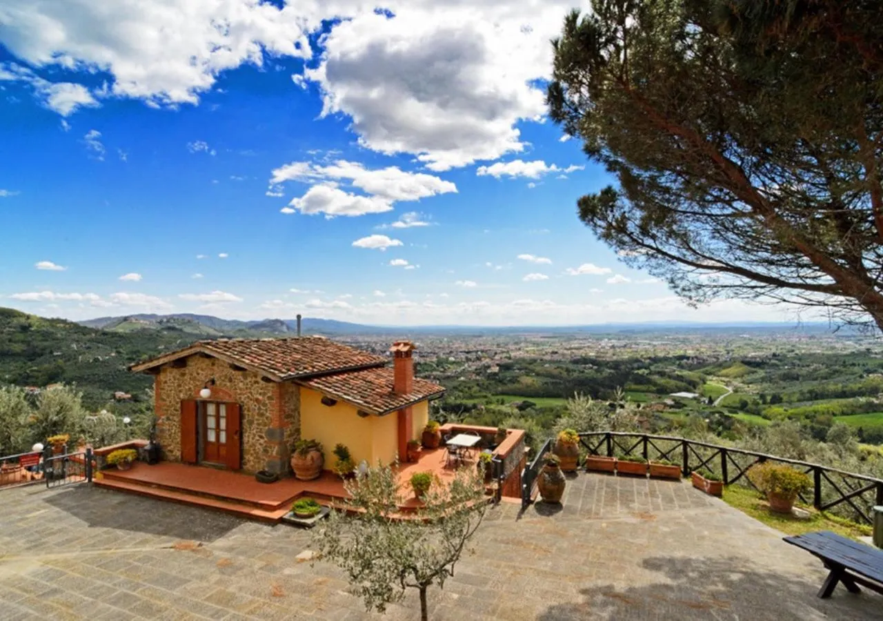 Property building in I Sette Borghi