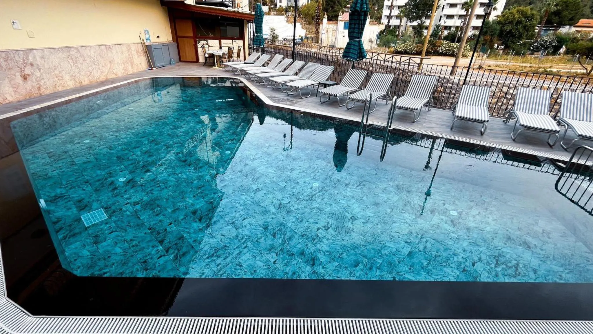 Swimming pool in Ozlem 2 Apart Hotel