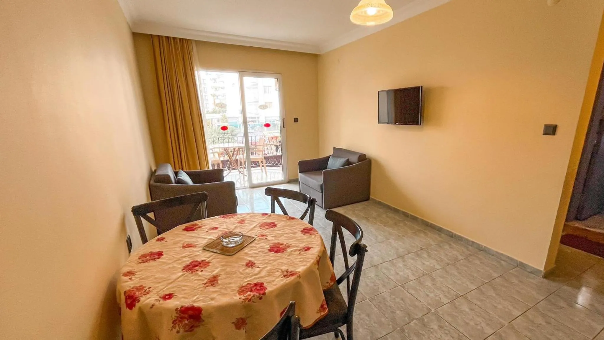 TV and multimedia in Ozlem 2 Apart Hotel