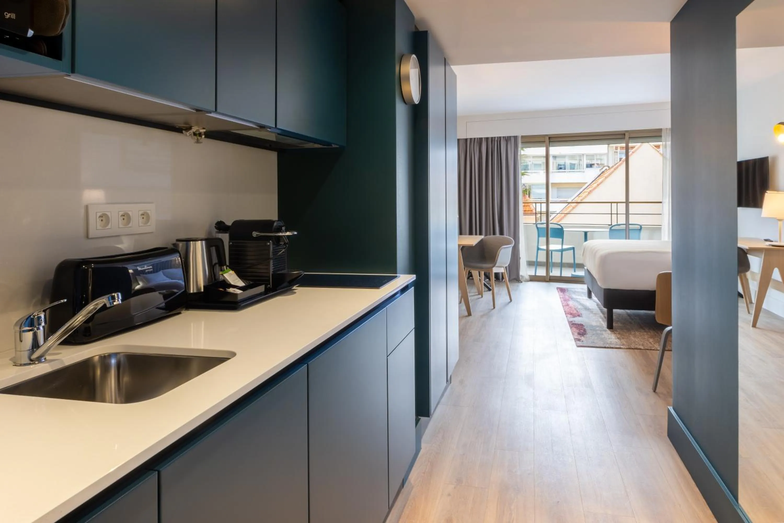 Kitchen or kitchenette in Staybridge Suites - Cannes Centre by IHG