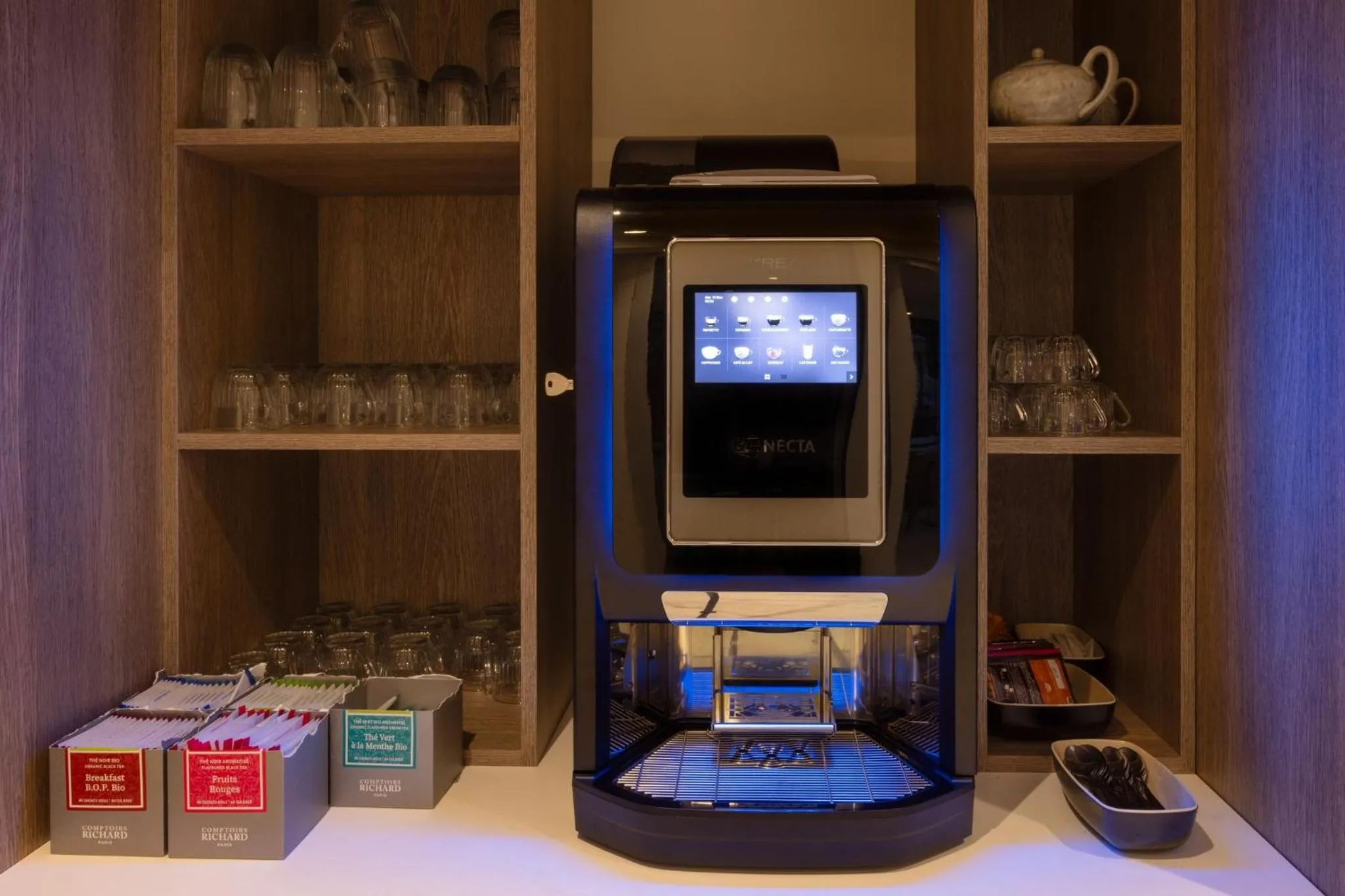 Restaurant/places to eat in Staybridge Suites - Cannes Centre by IHG