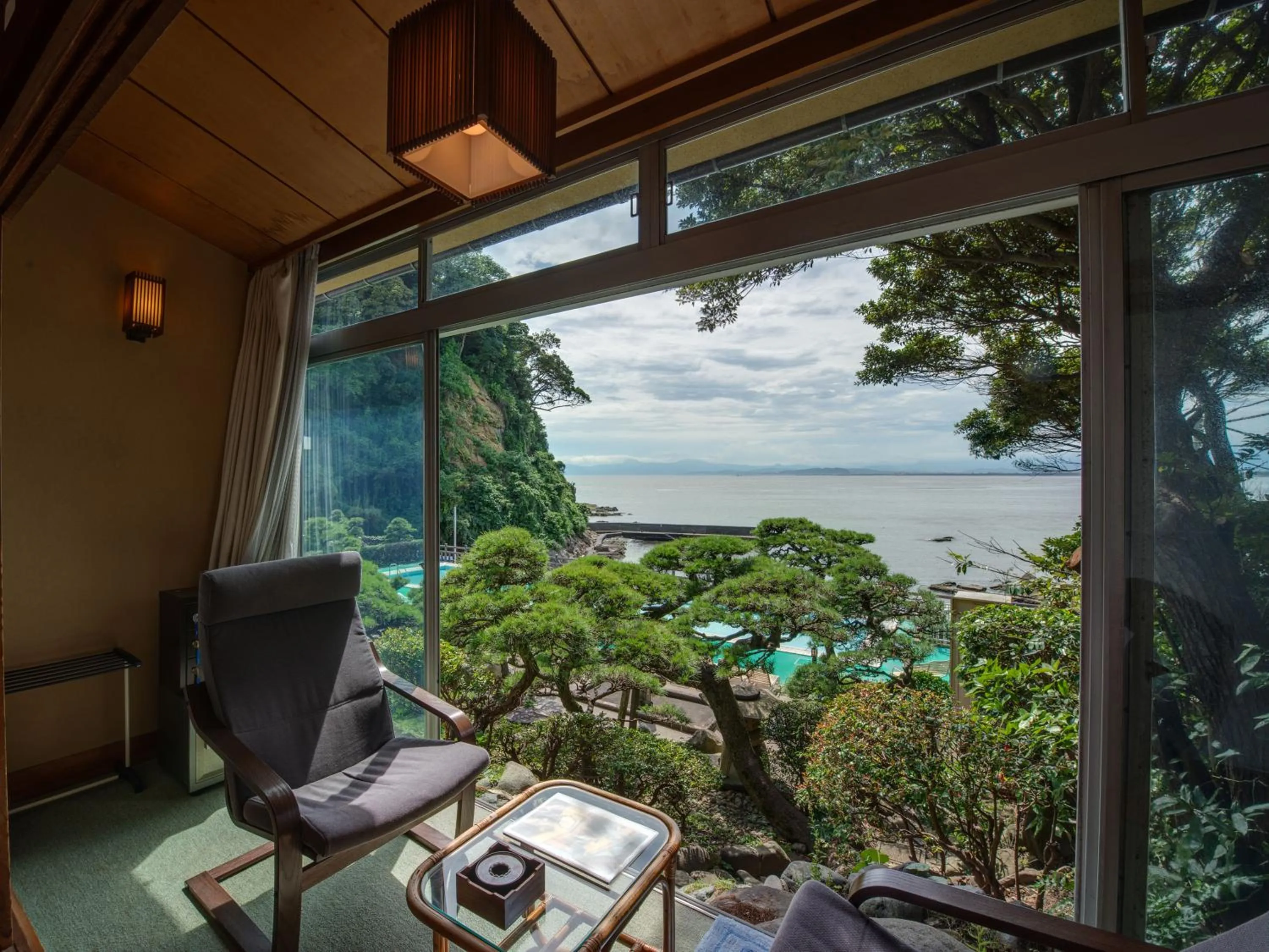 Photo of the whole room in Iwamotoro