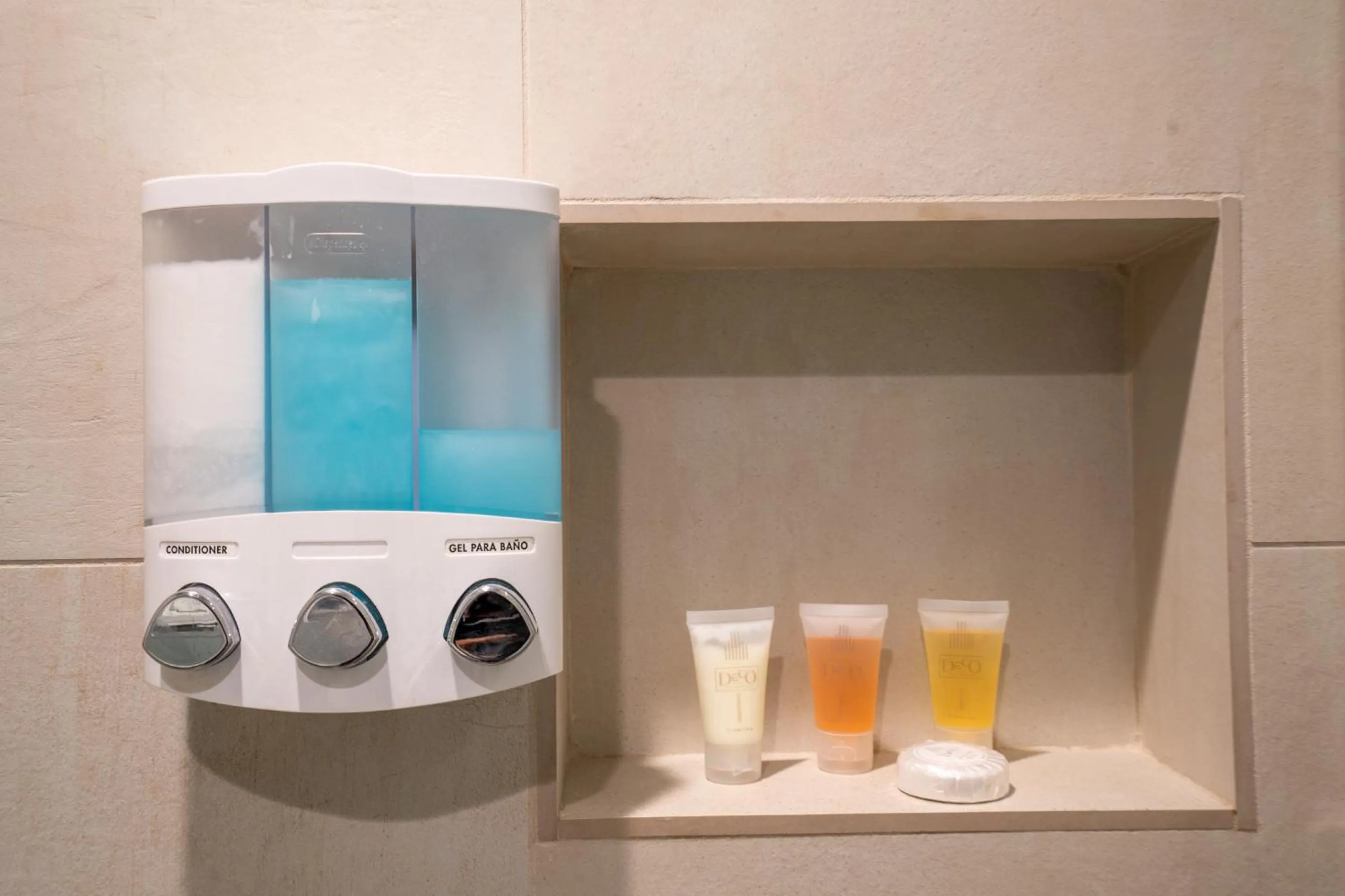 Bathroom in Global Rent Apart - Costa Hollywood