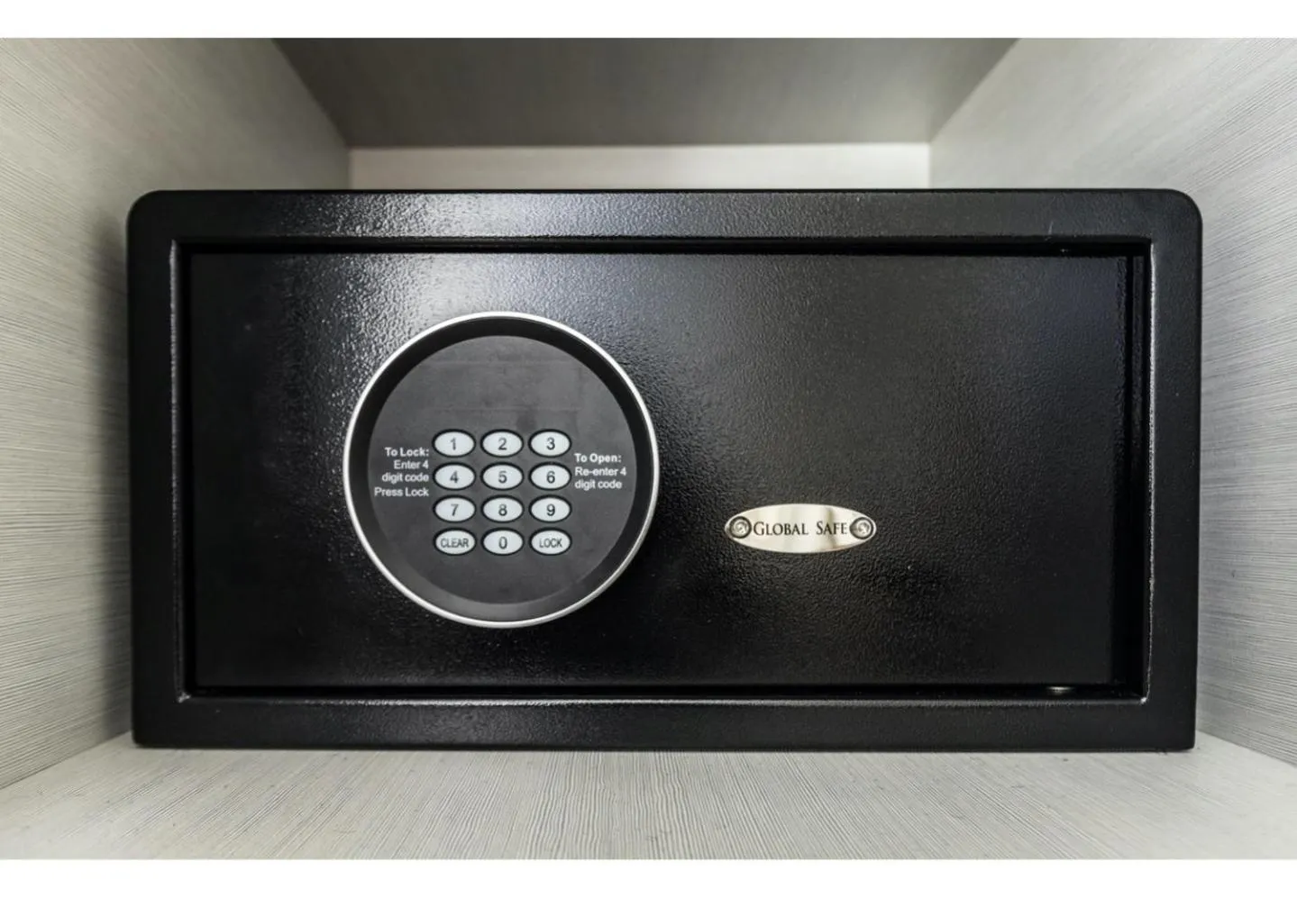 Certificate/Award in Global Rent Apart - Costa Hollywood