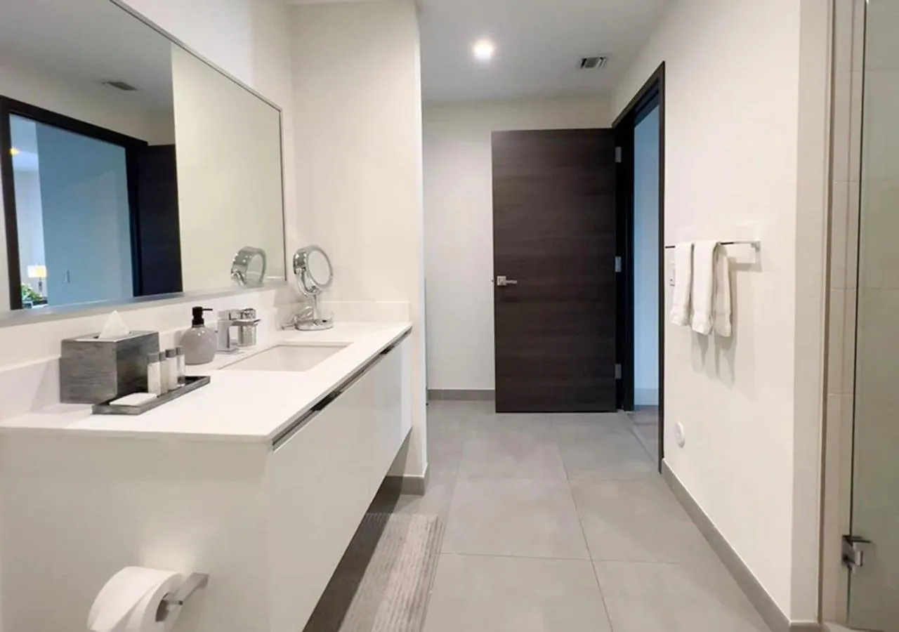 Bathroom in Global Rent Apart - Costa Hollywood