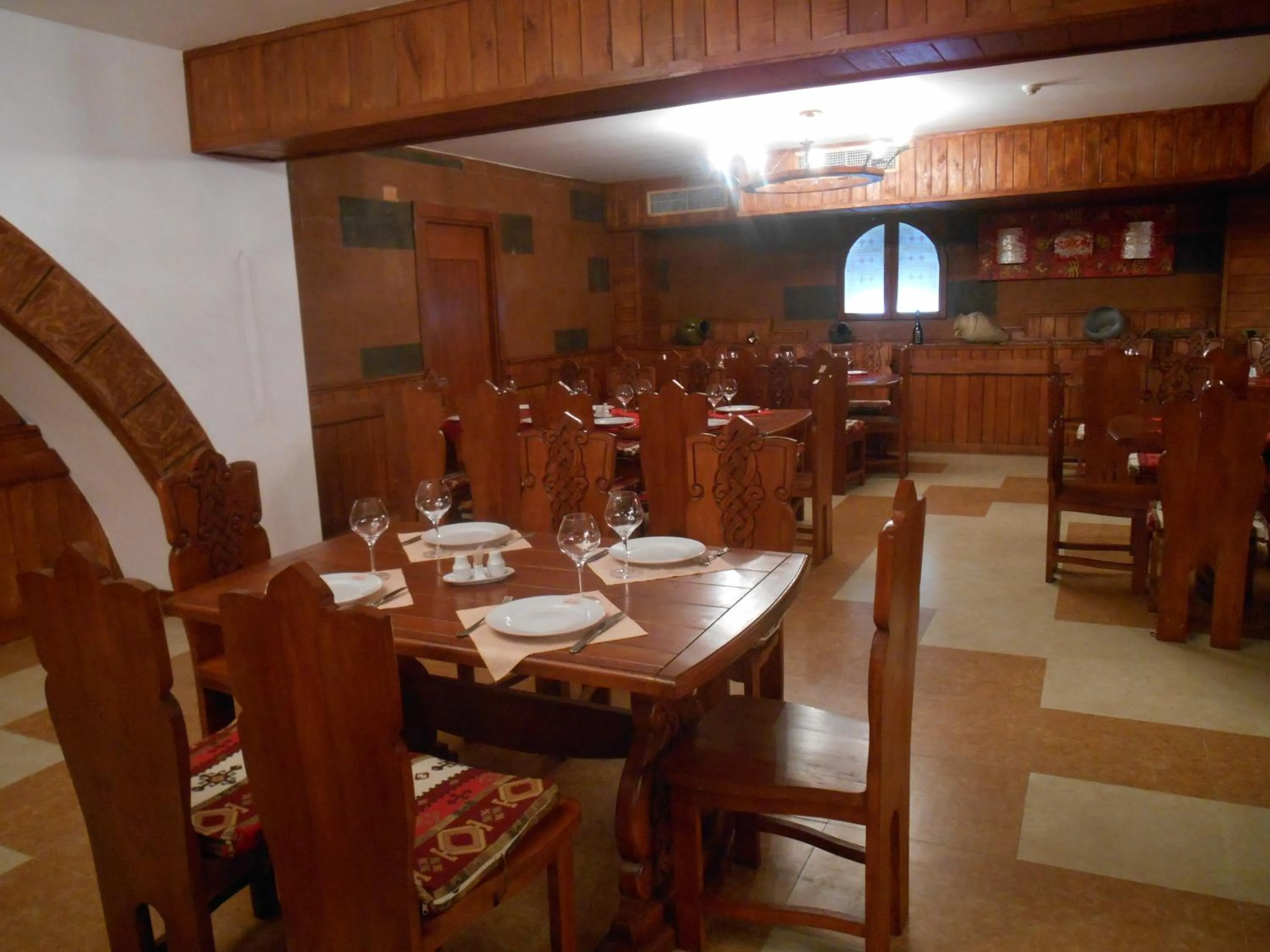 Restaurant/places to eat in Armenian Royal Palace