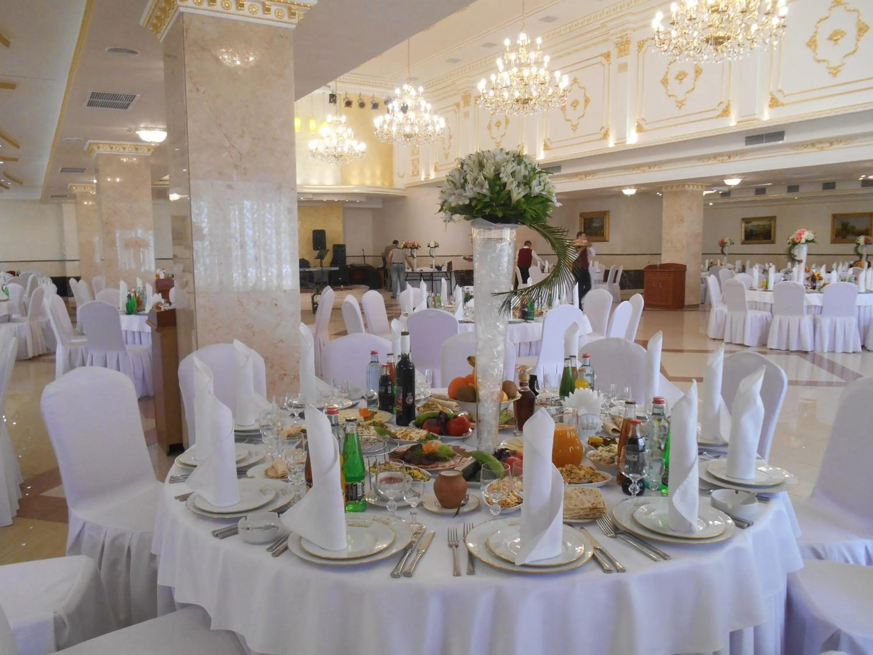 Restaurant/places to eat in Armenian Royal Palace