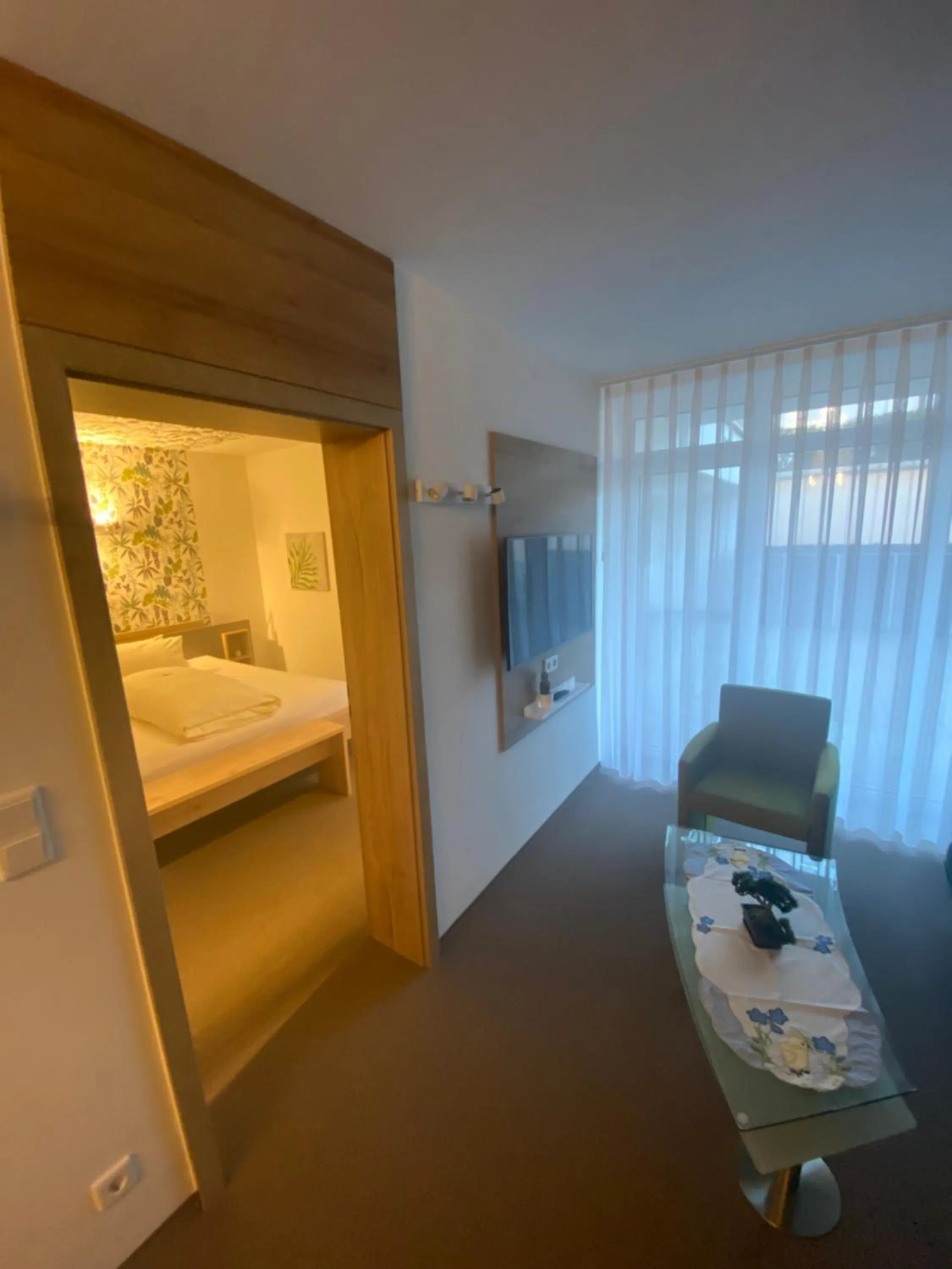 TV and multimedia, Bed in Atrium Garni