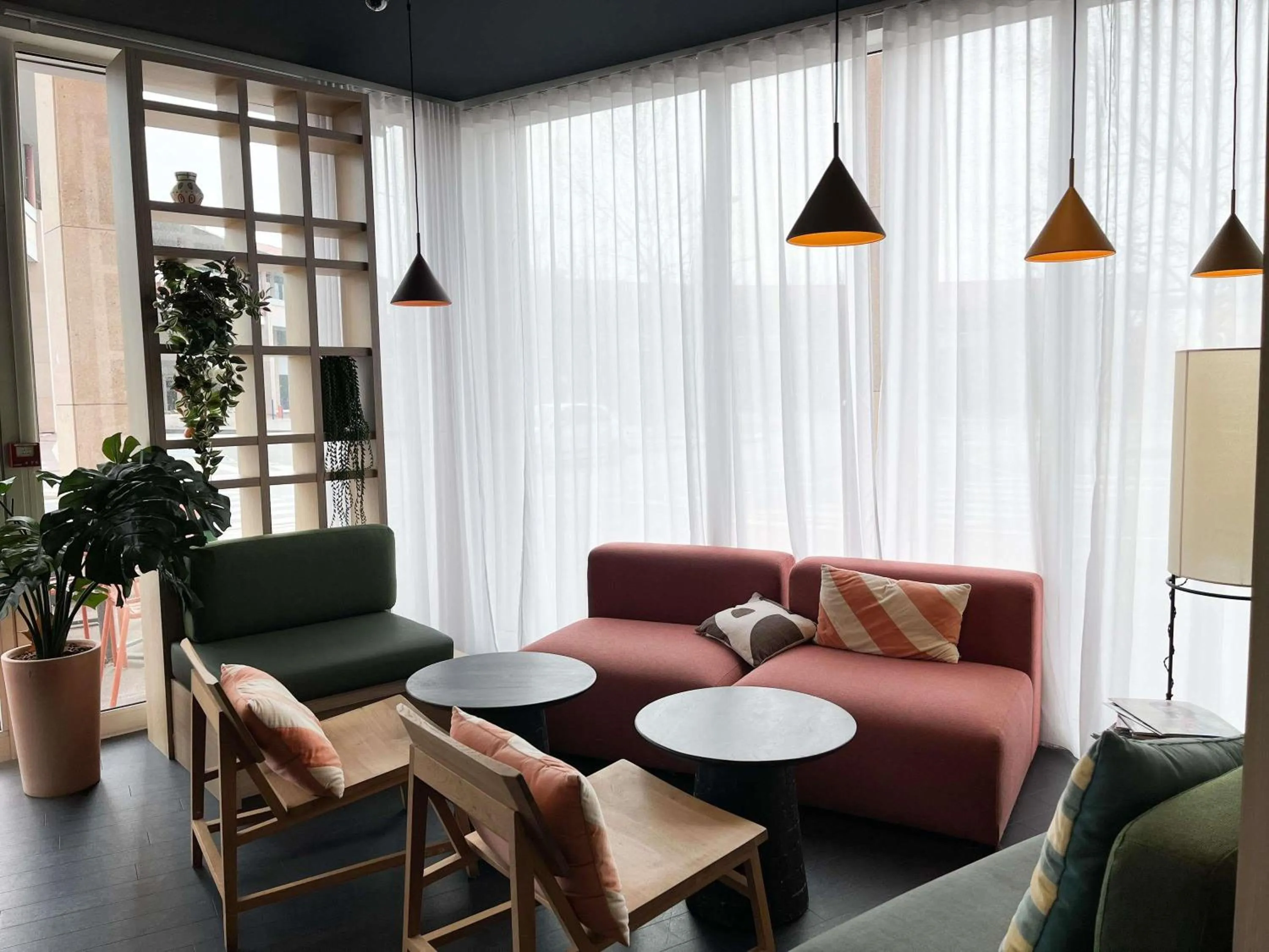 Restaurant/places to eat in ibis Martigues Centre