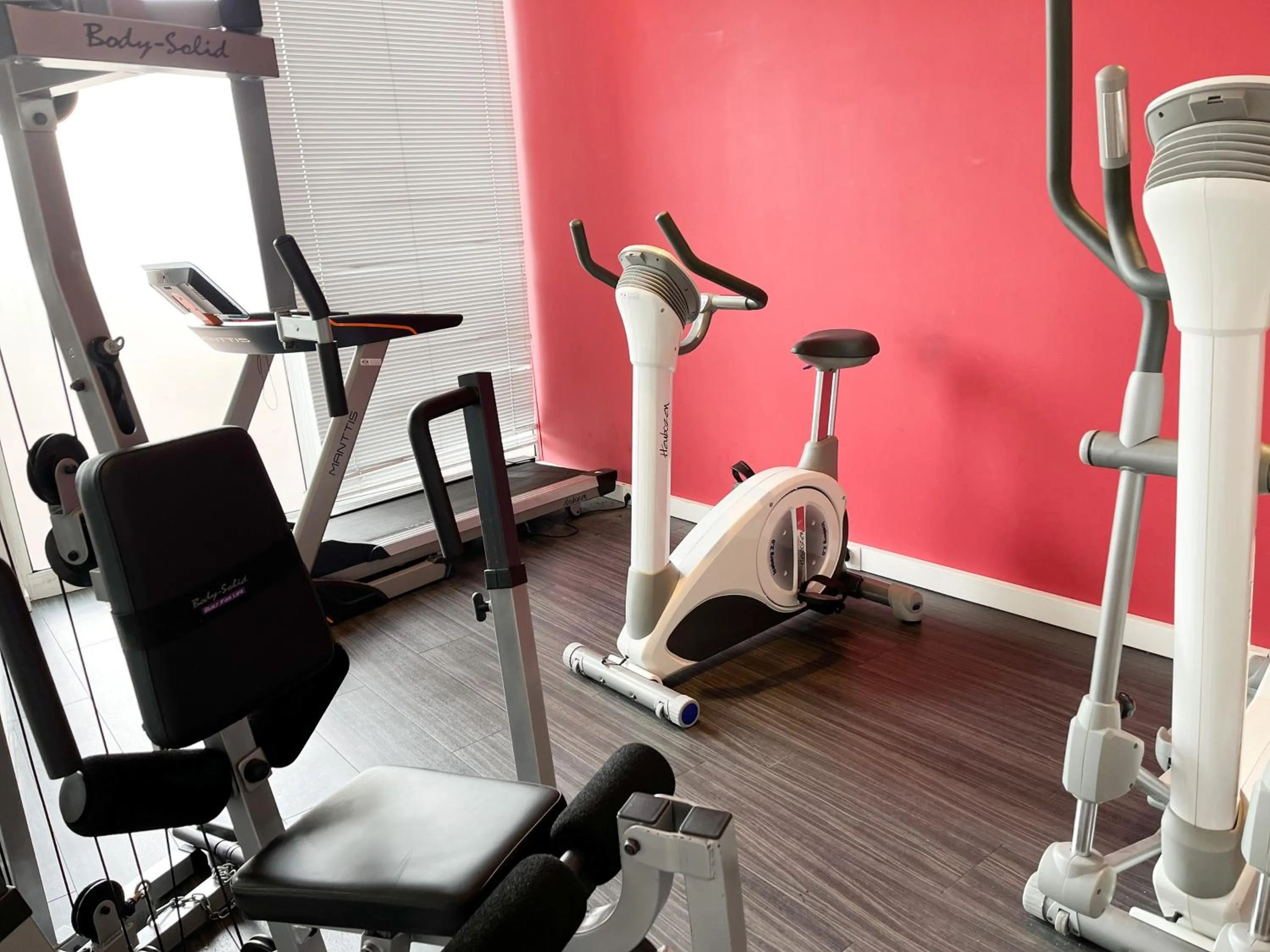 Fitness centre/facilities in ibis Martigues Centre