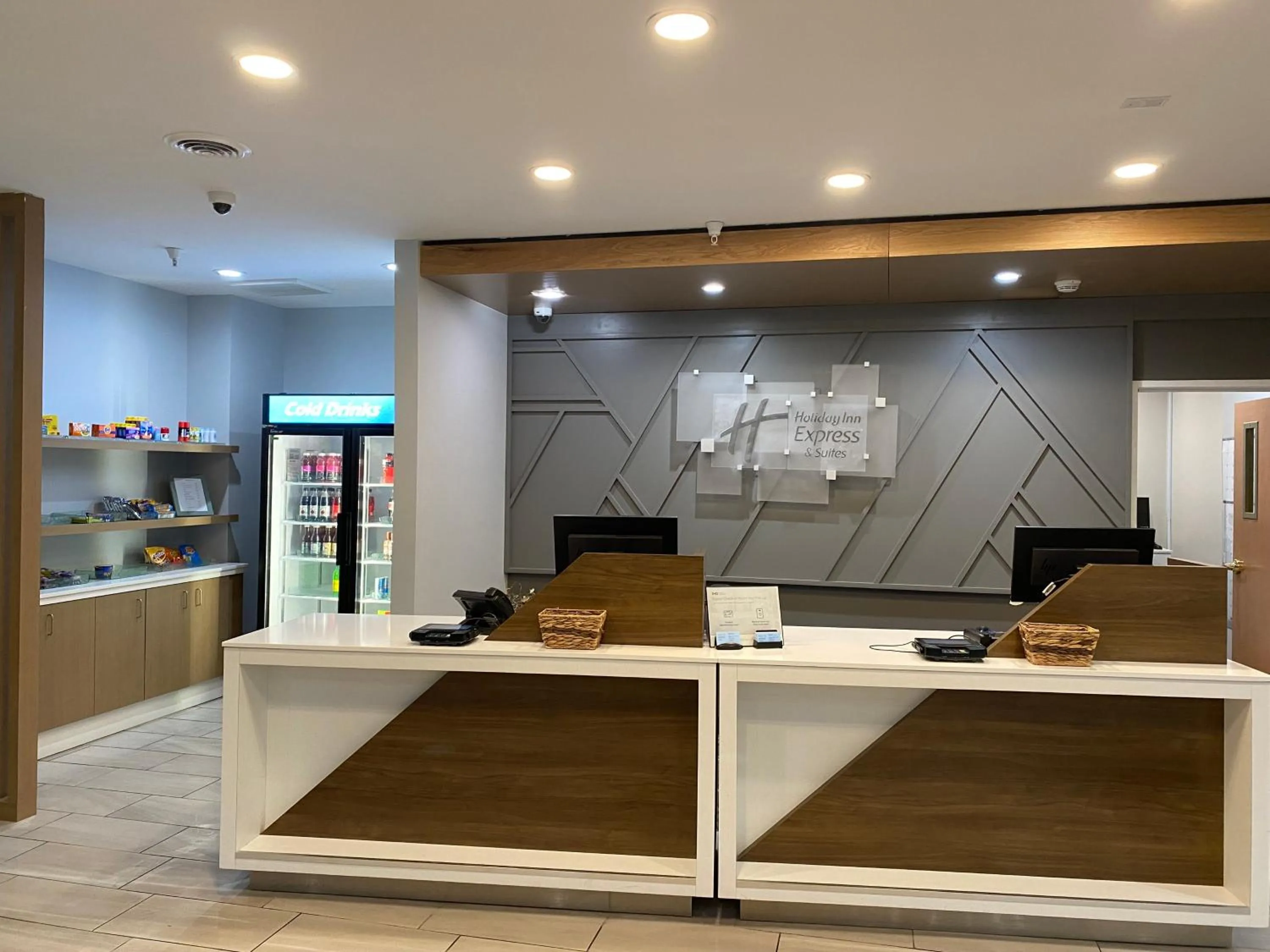 Property building in Holiday Inn Express Plymouth by IHG