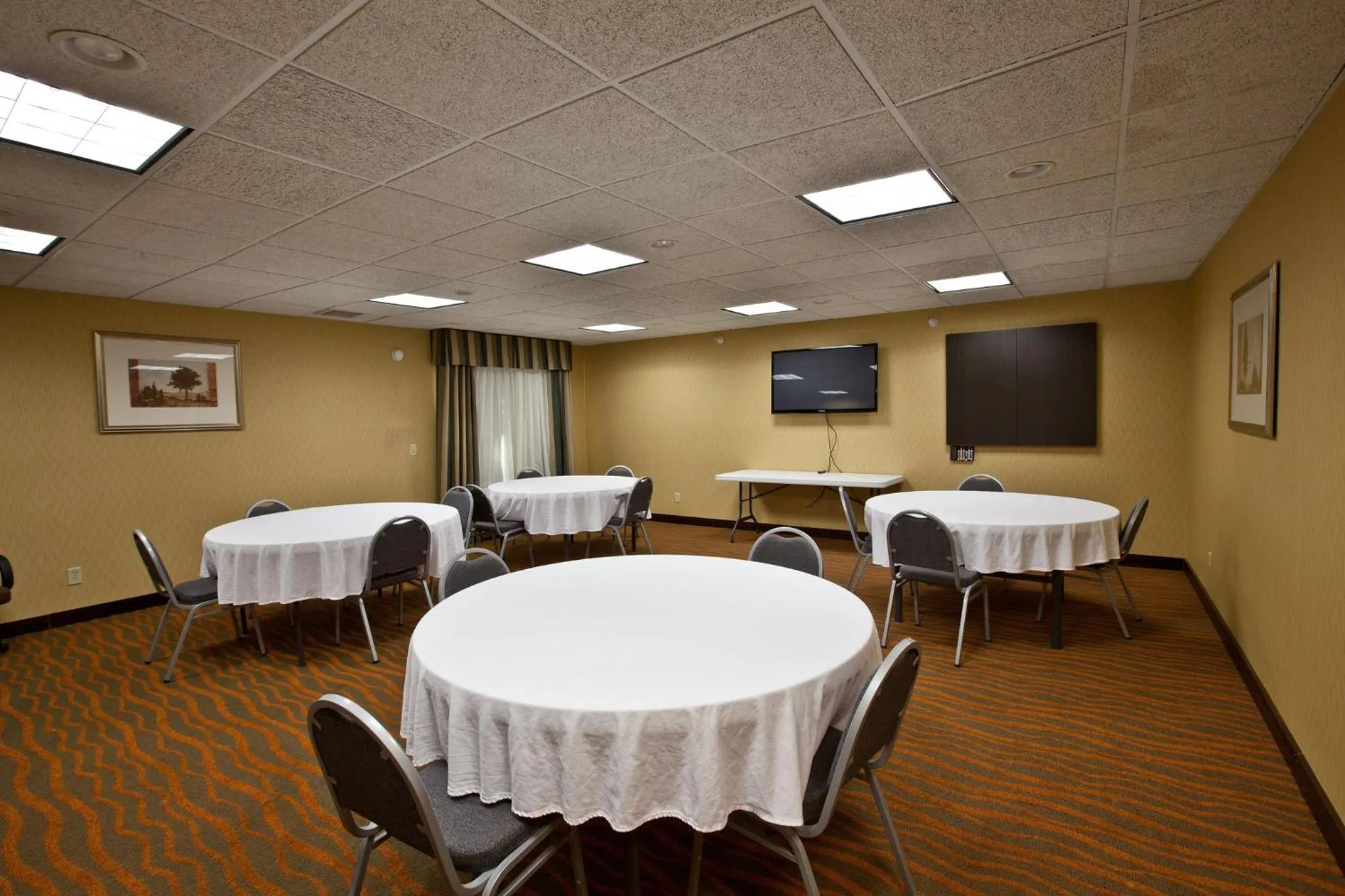 Meeting/conference room in Holiday Inn Express Plymouth by IHG