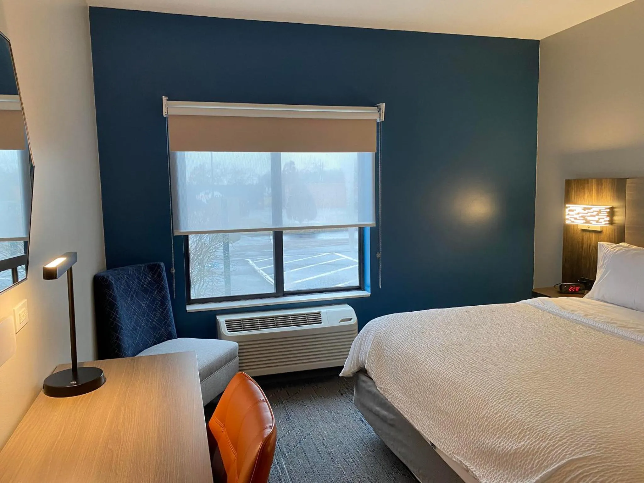 Photo of the whole room, Bed in Holiday Inn Express Plymouth by IHG