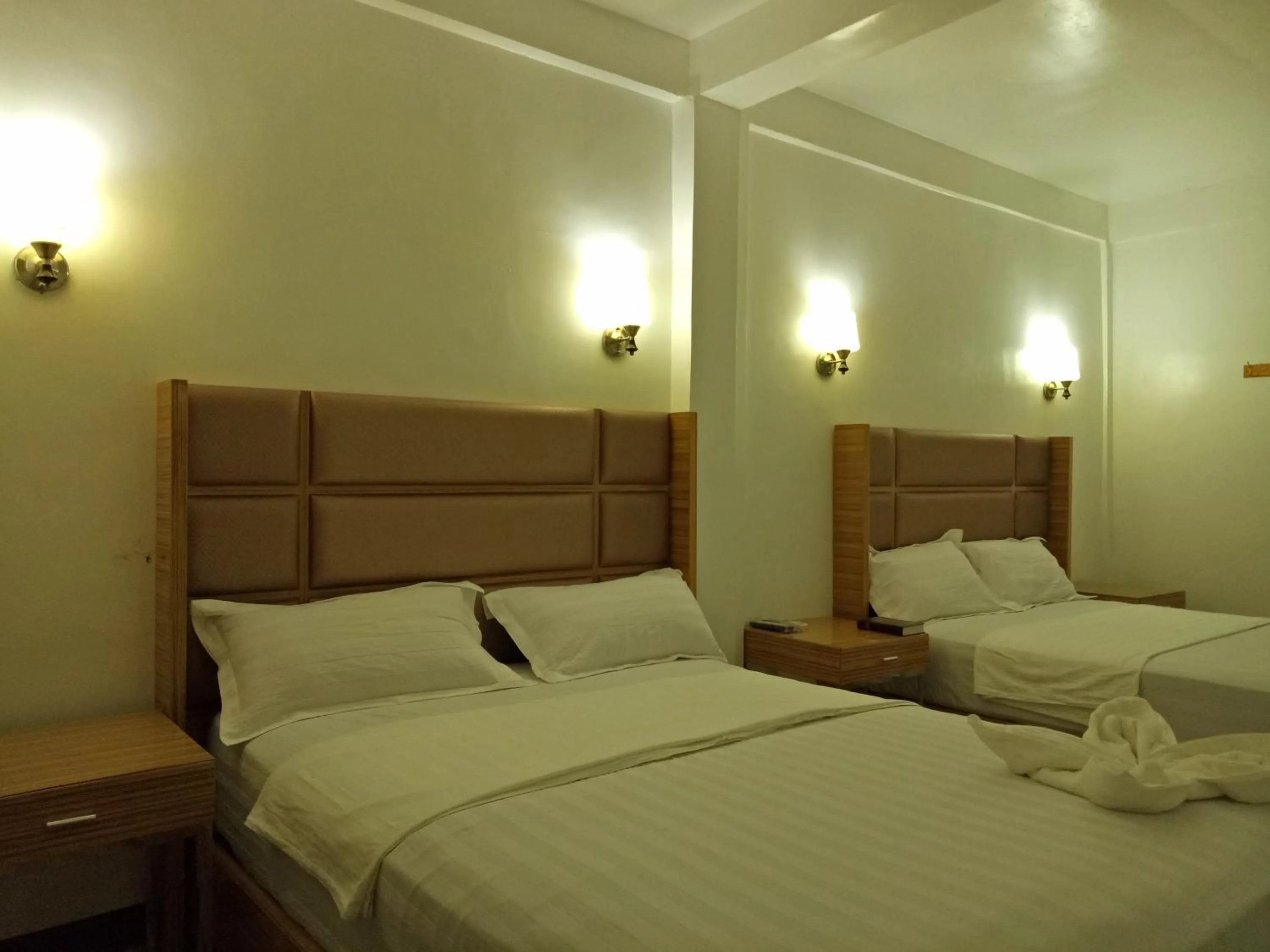 Bed in Meaco Hotel - Anilao