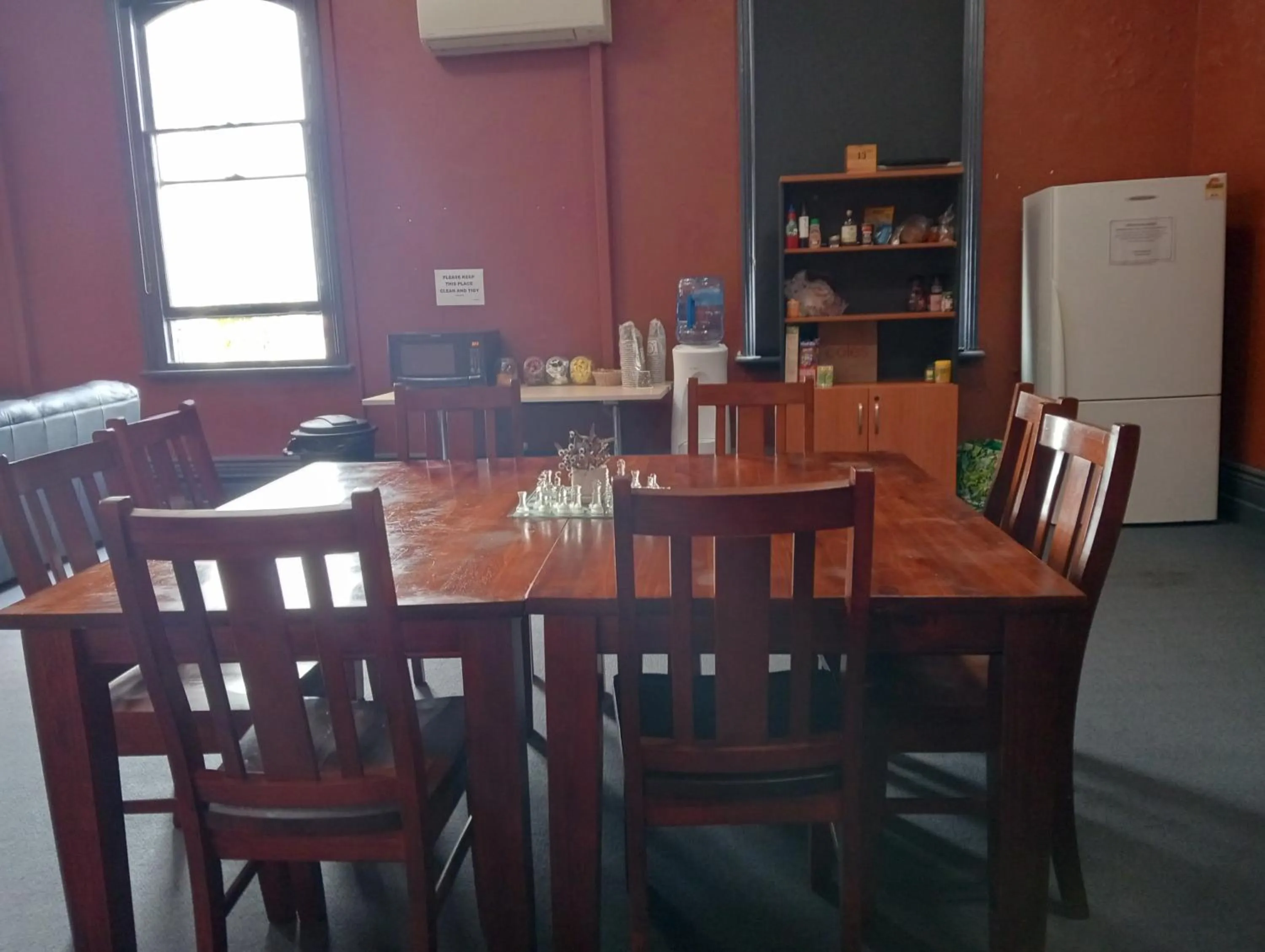 Communal lounge/ TV room in Australia Hotel Fremantle