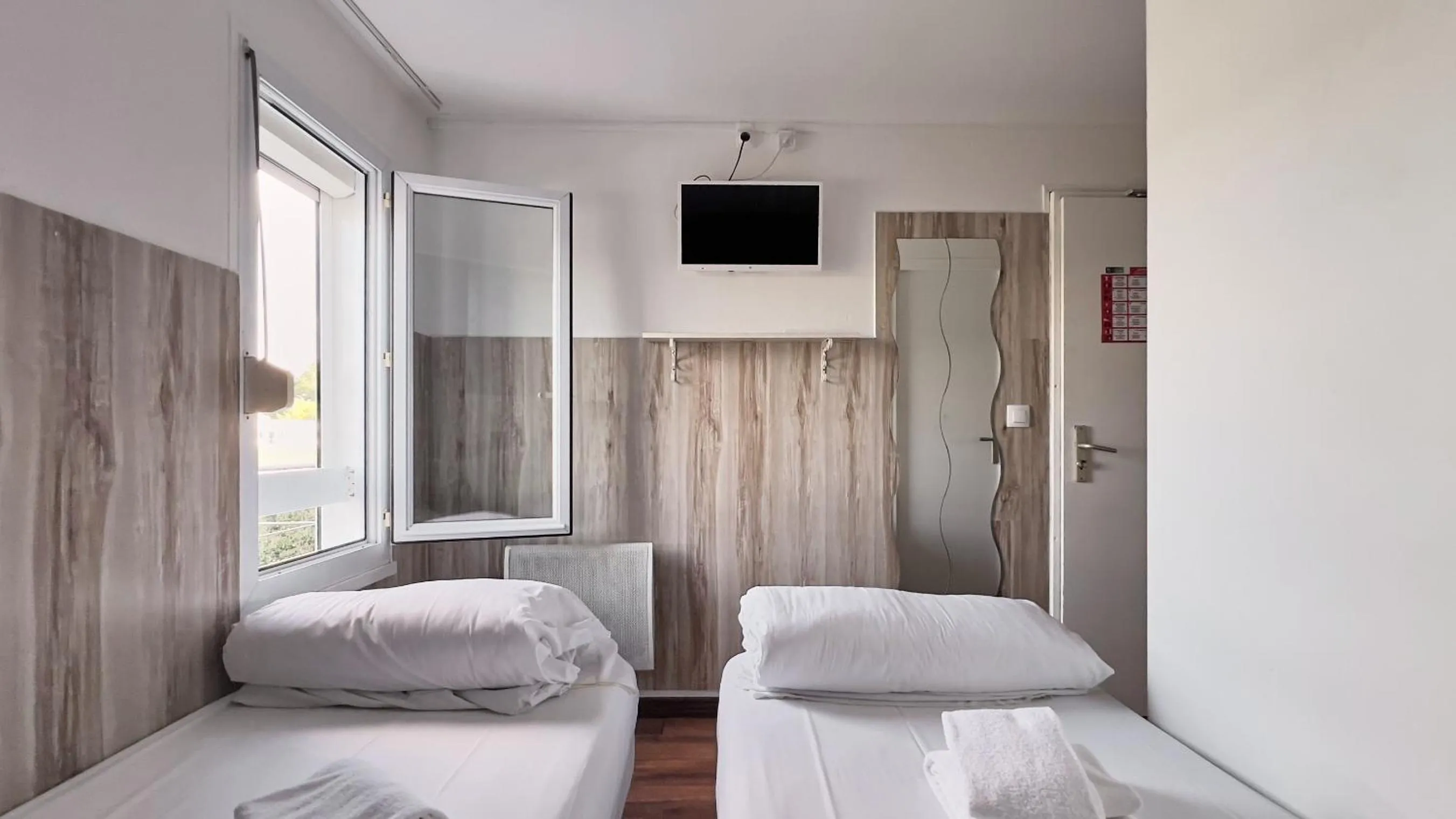 Bed in Fasthotel La Roche-sur-Yon