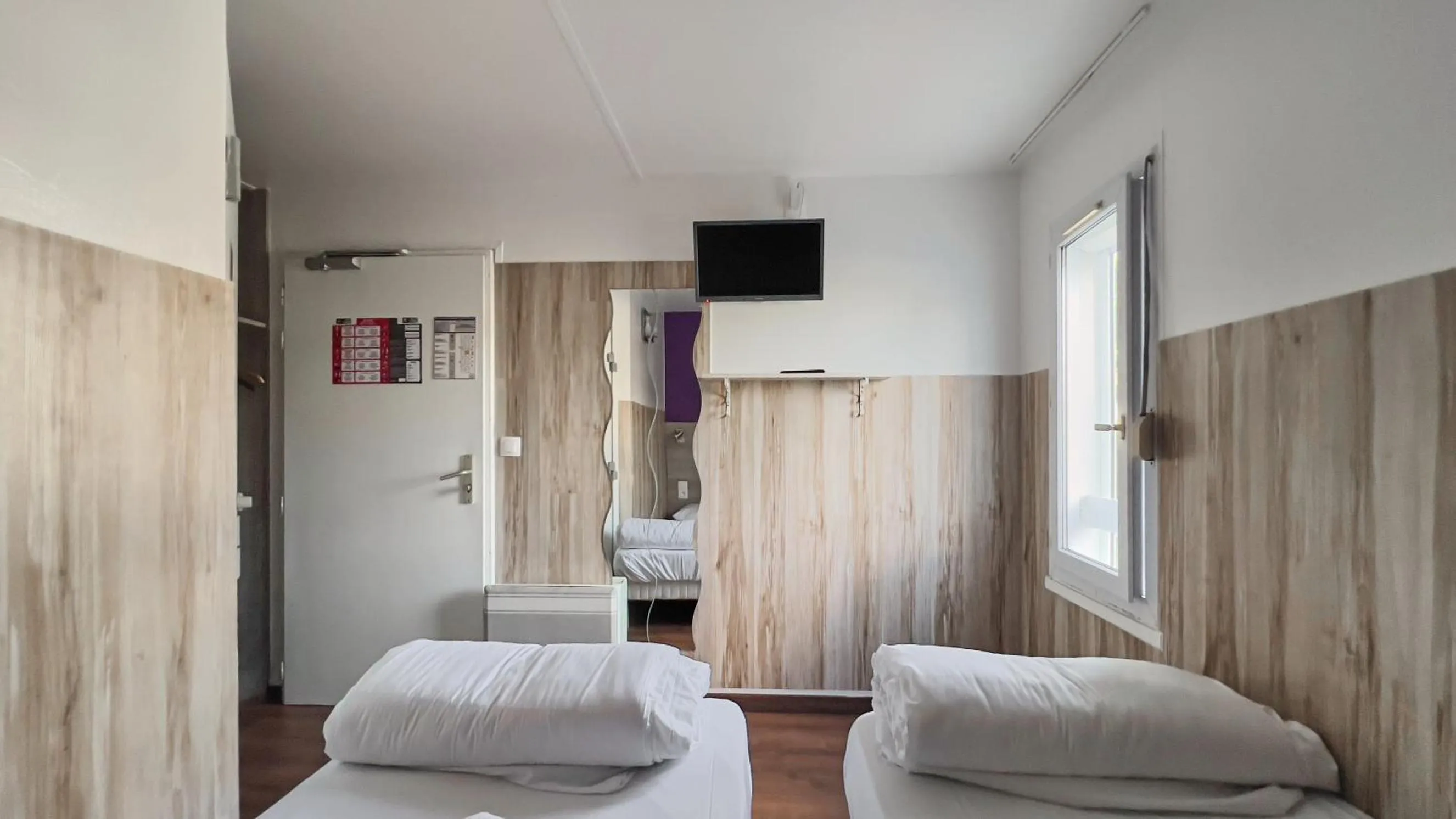 Bed in Fasthotel La Roche-sur-Yon