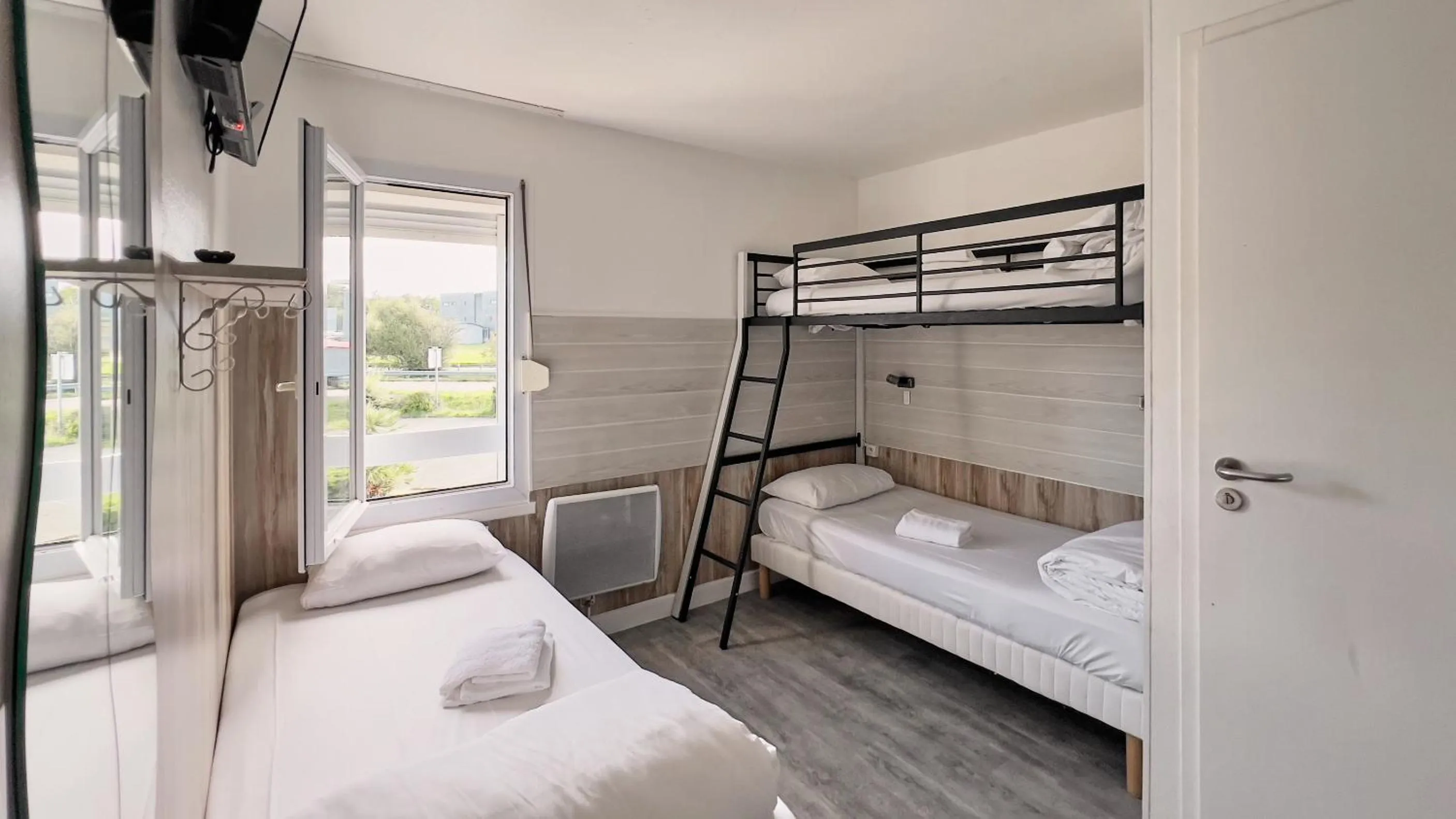 Bed in Fasthotel La Roche-sur-Yon