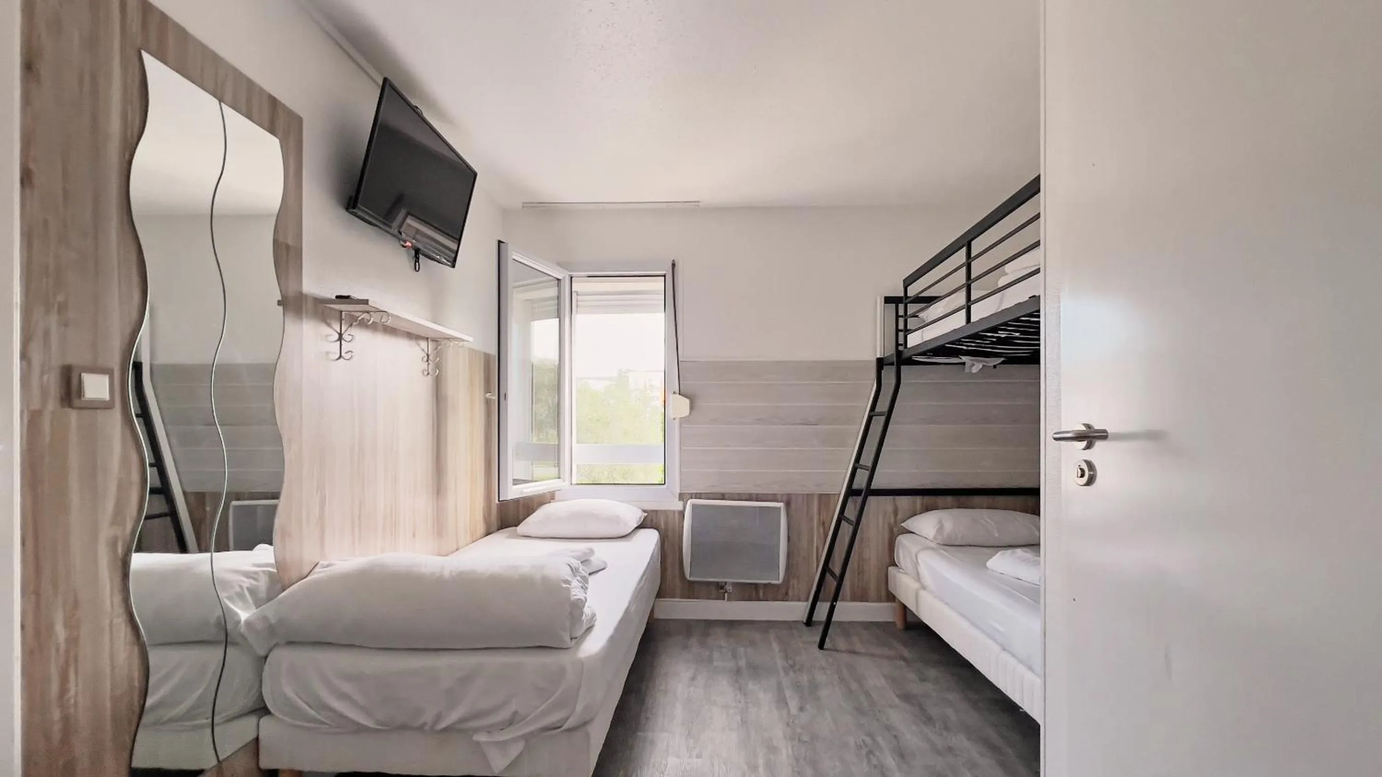 Bed in Fasthotel La Roche-sur-Yon