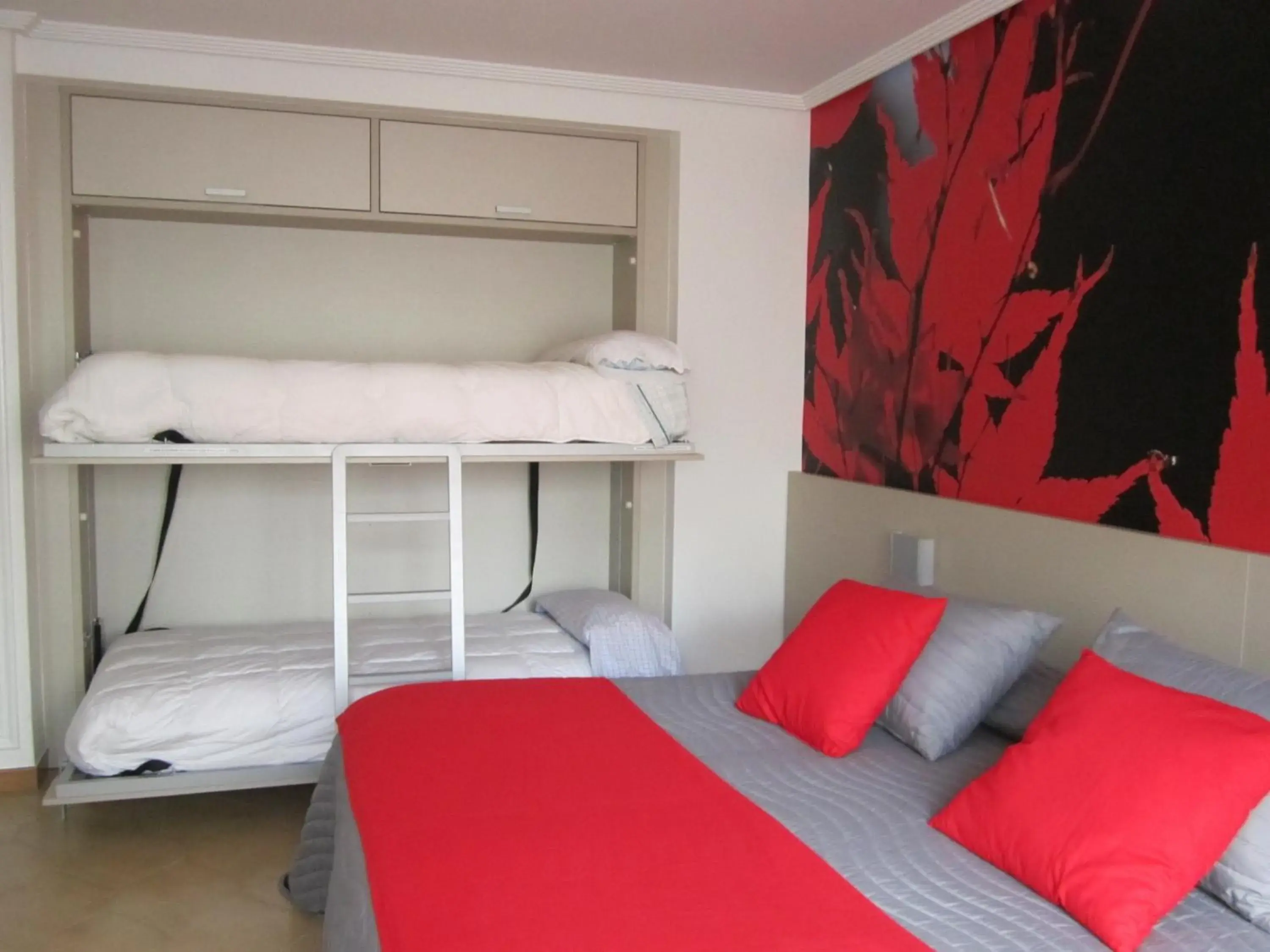 Quadruple Room in Hotel Vila da Guarda Quadruple Room in Hotel Vila da Guarda