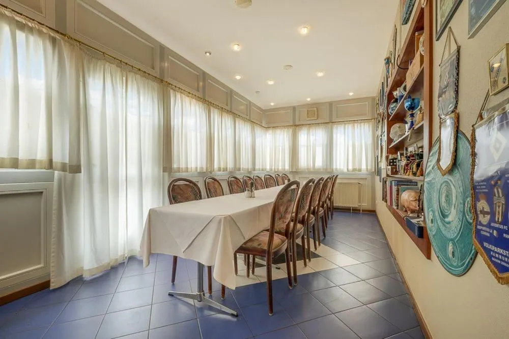 Other in Gothmann's Hotel