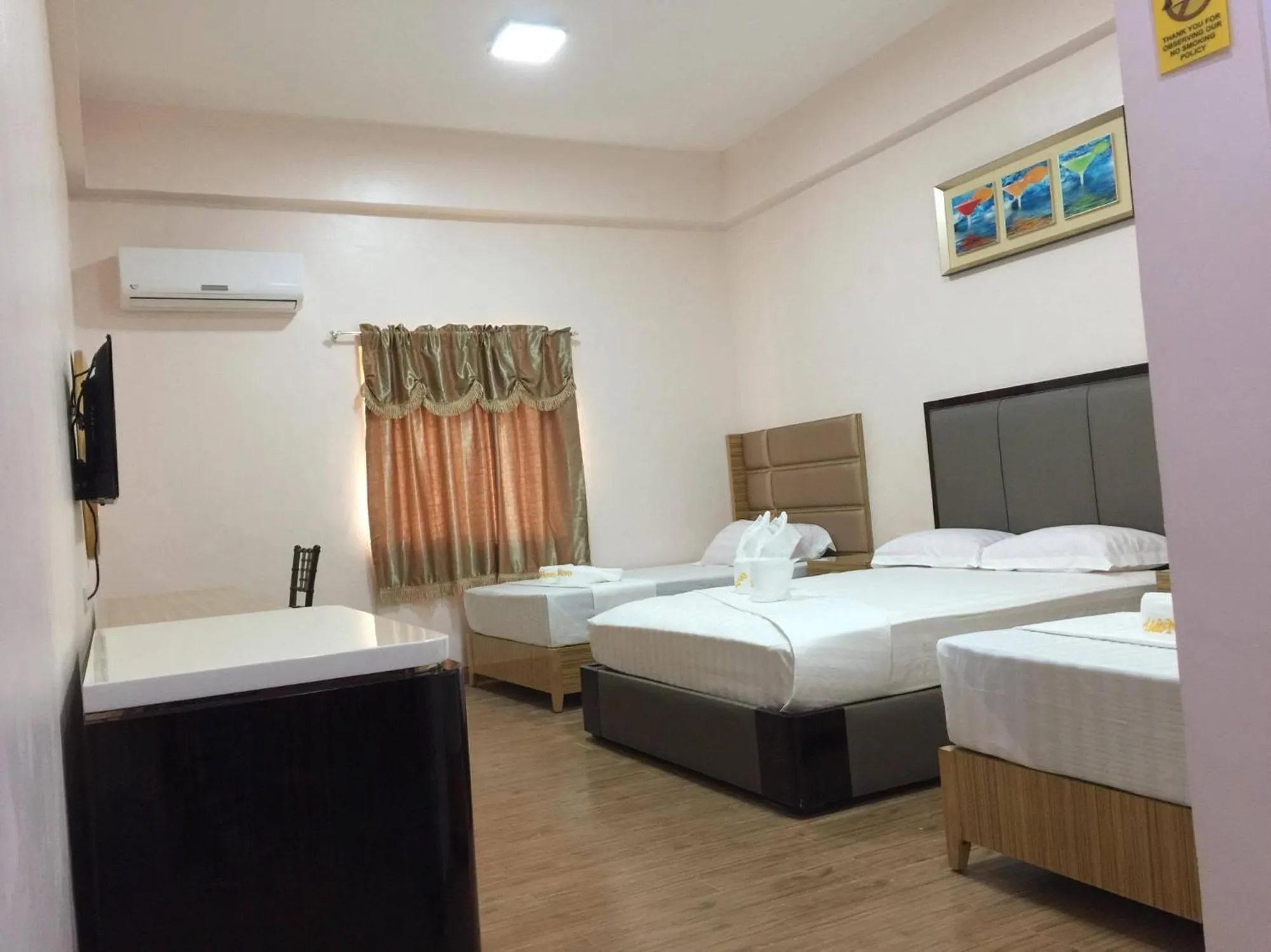 Bed in Meaco Royal Hotel - Lipa