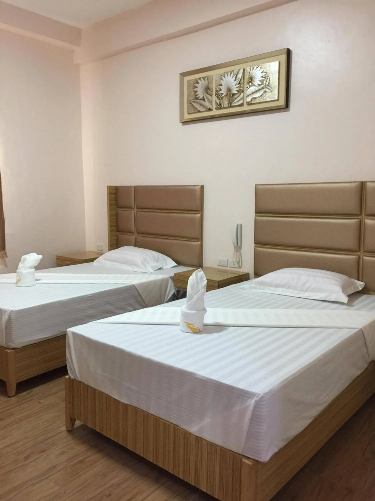 Bed in Meaco Royal Hotel - Lipa