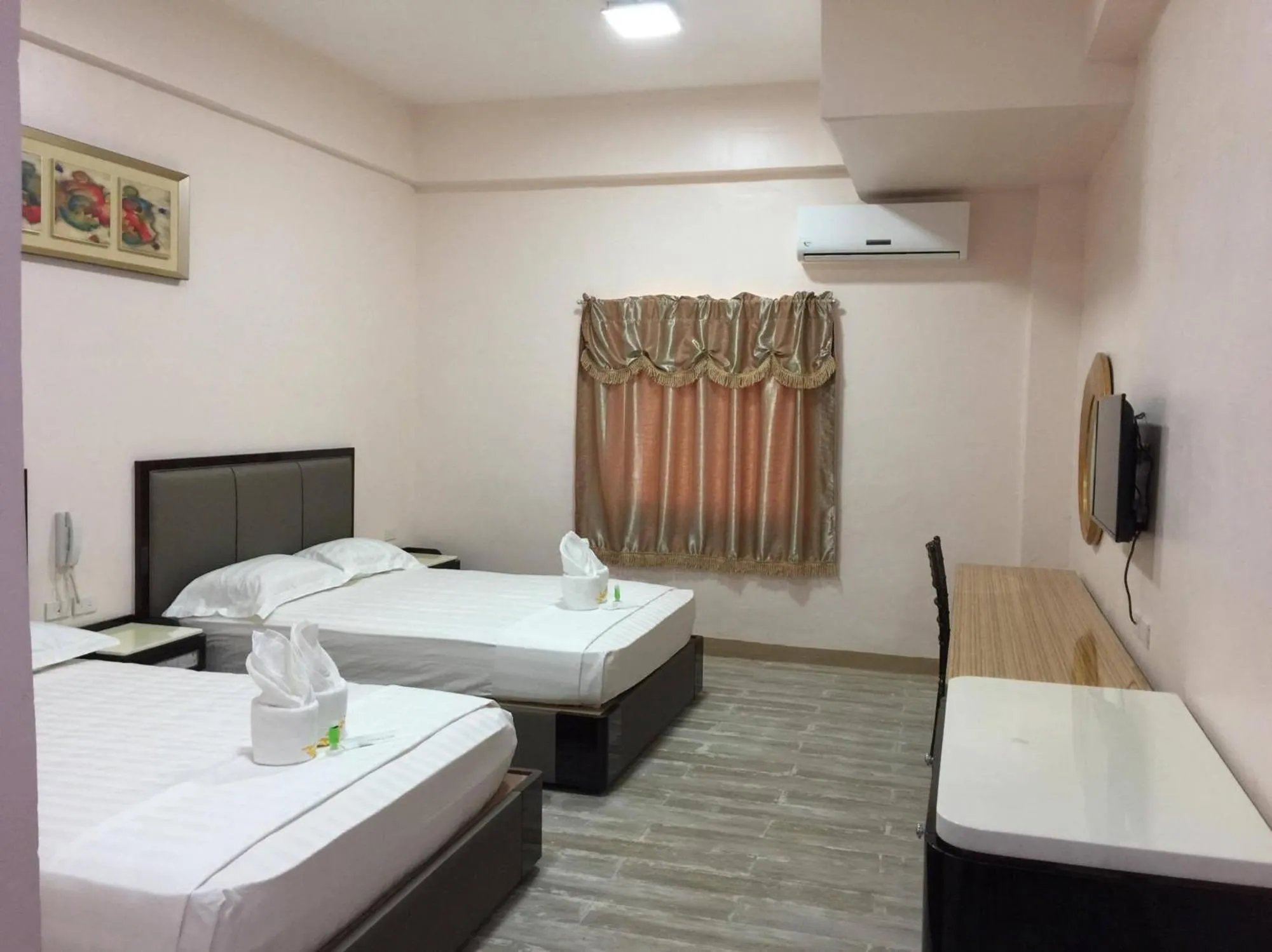 Bed in Meaco Royal Hotel - Lipa