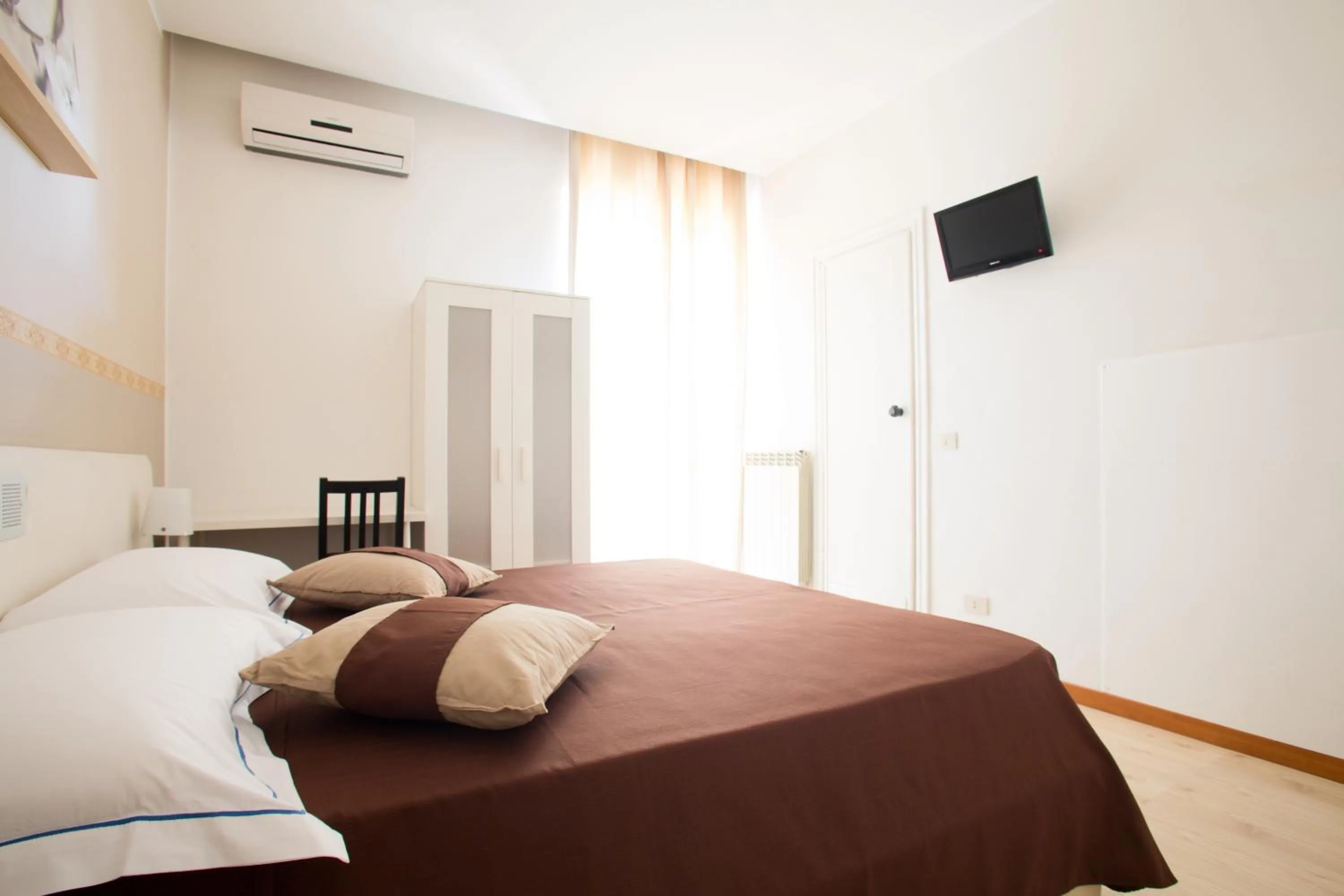 TV and multimedia, Bed in Hotel Indipendenza