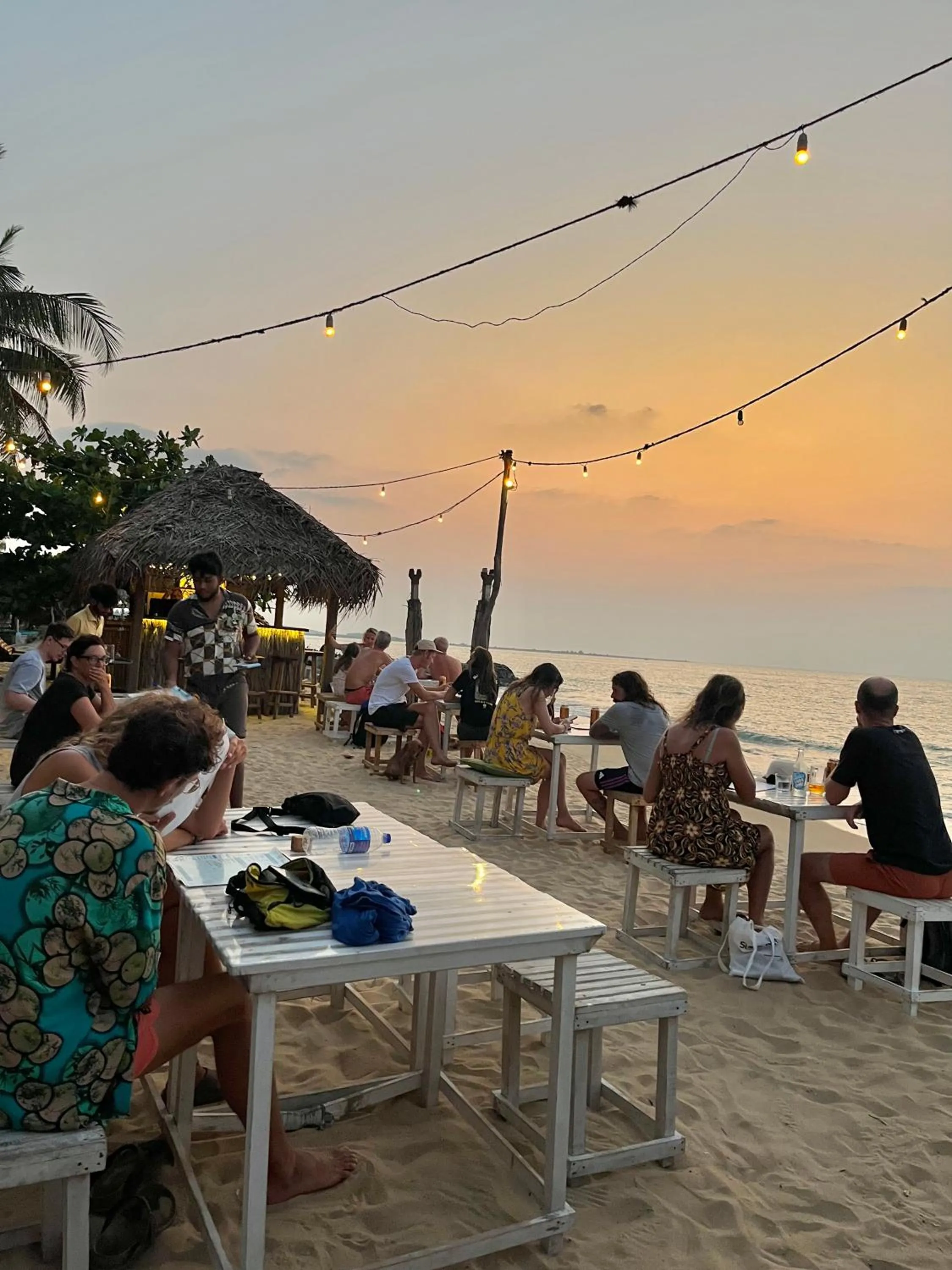 Restaurant/places to eat in Windy Waves Beach Nature Resort & Kite School