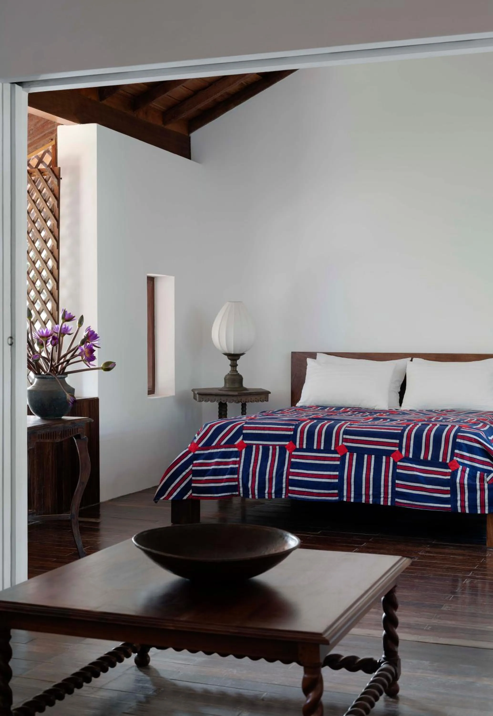 Bedroom, Bed in Lunuganga Estate