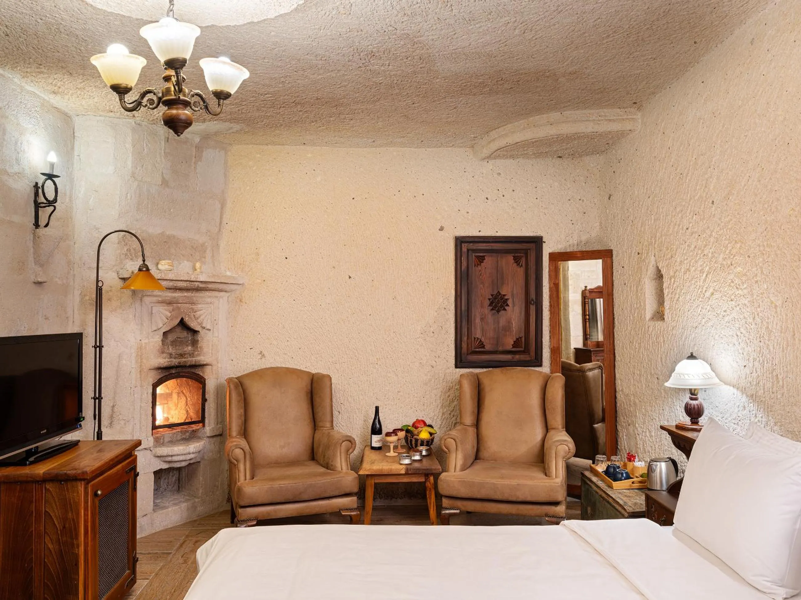 Seating area, Bed in Kelebek Cave Hotel