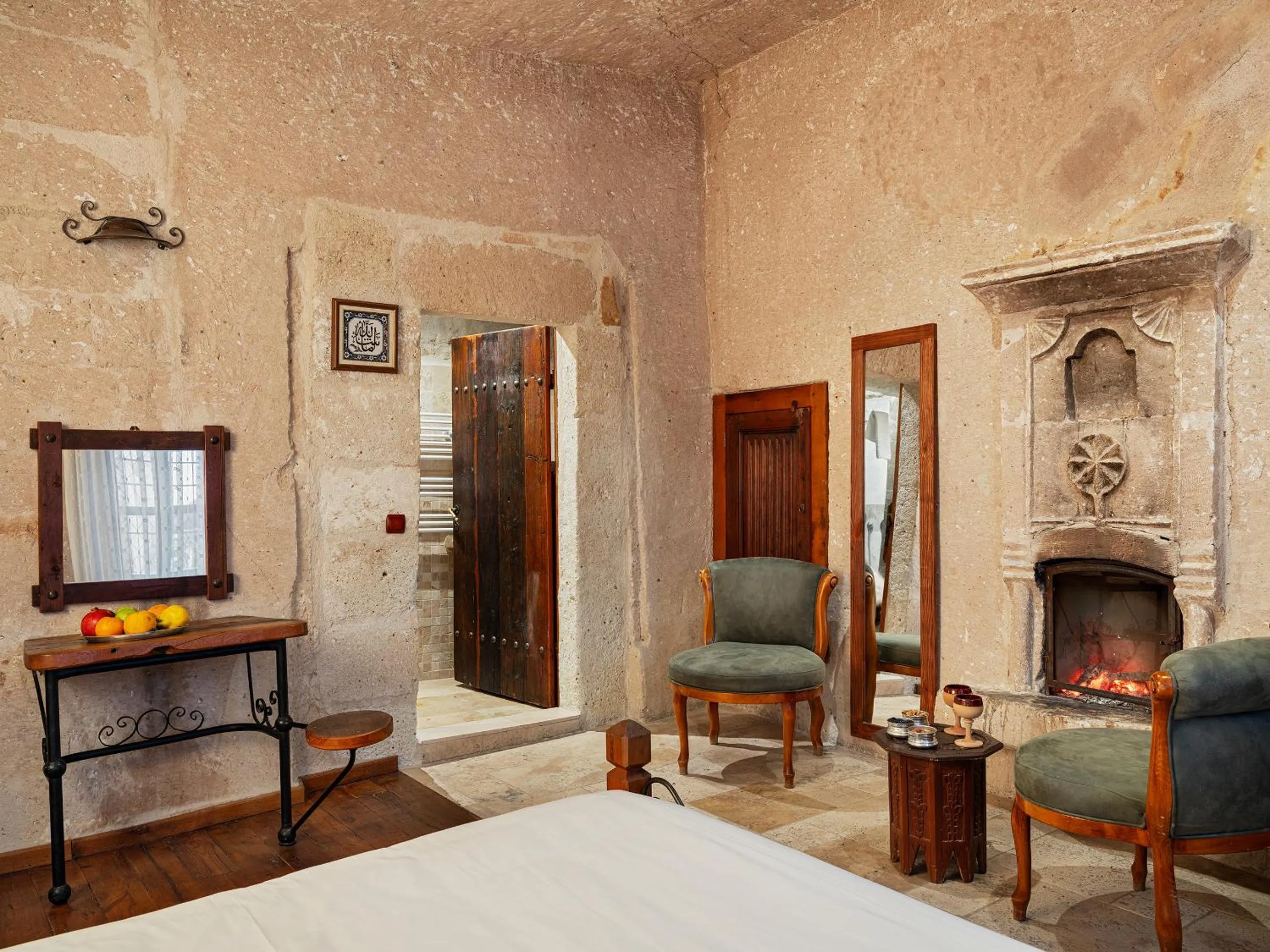 Seating area, Bed in Kelebek Cave Hotel