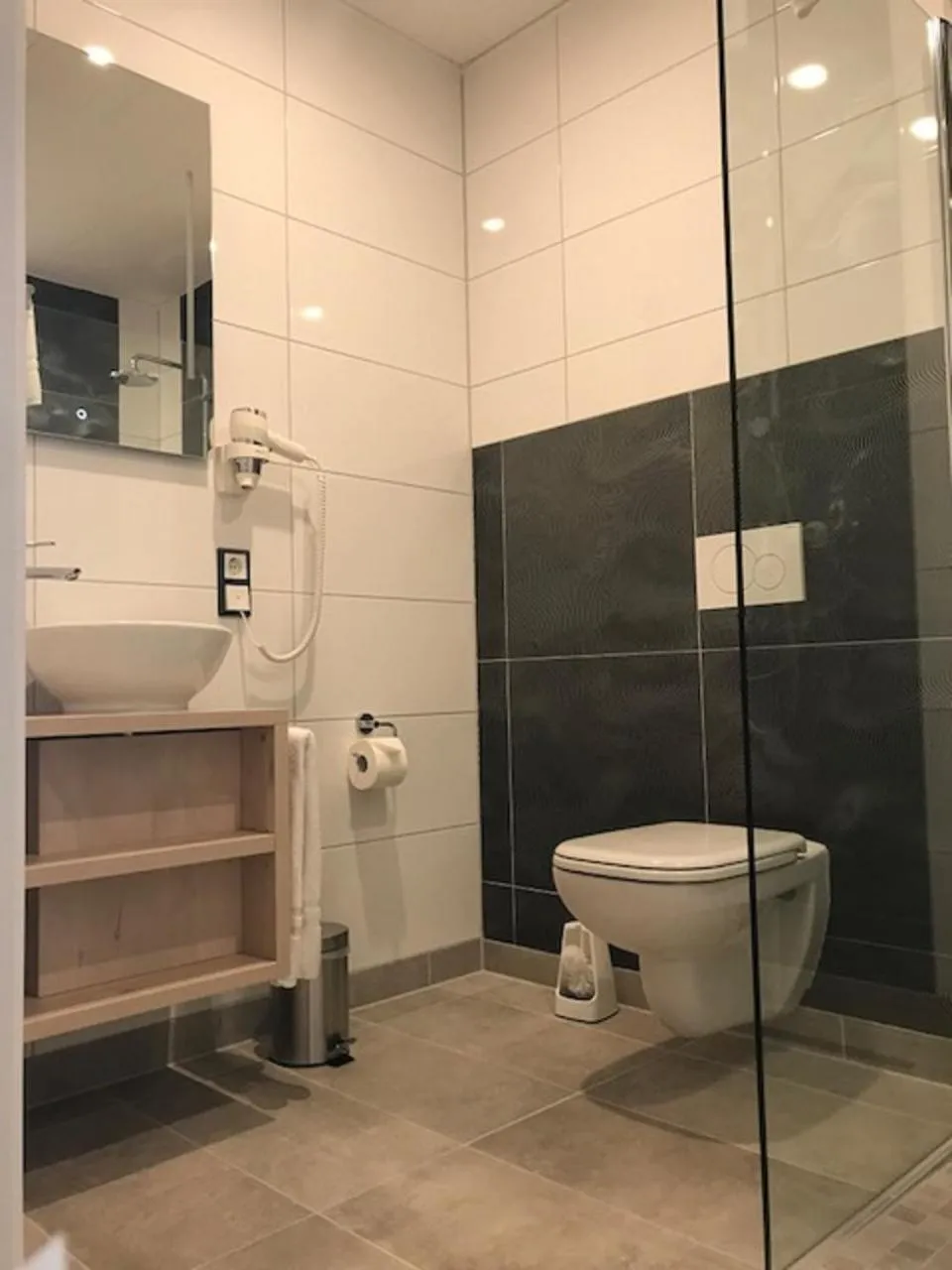 Shower in Hotel an der Burgschänke