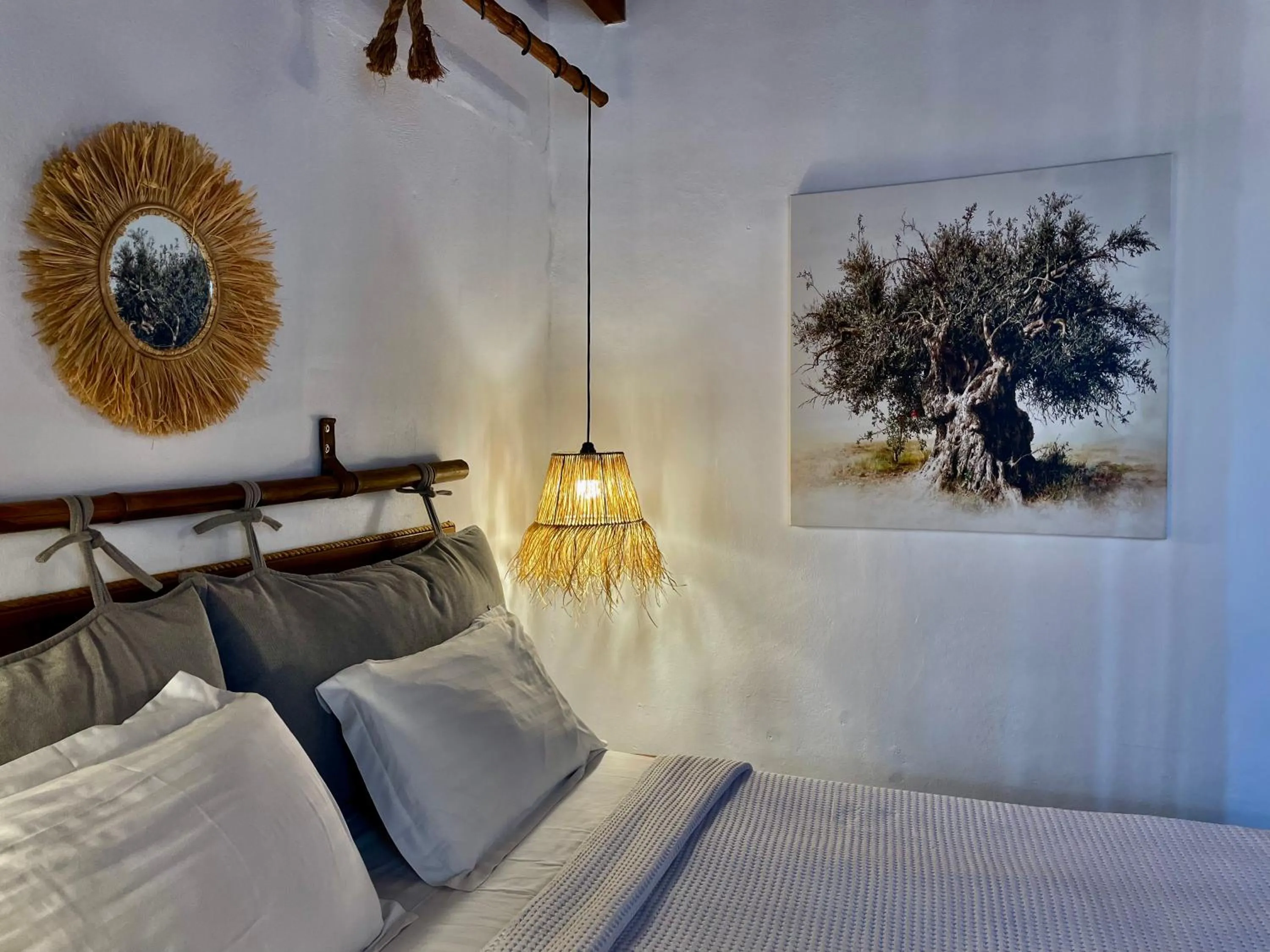 Decorative detail, Bed in Atlazia Suites