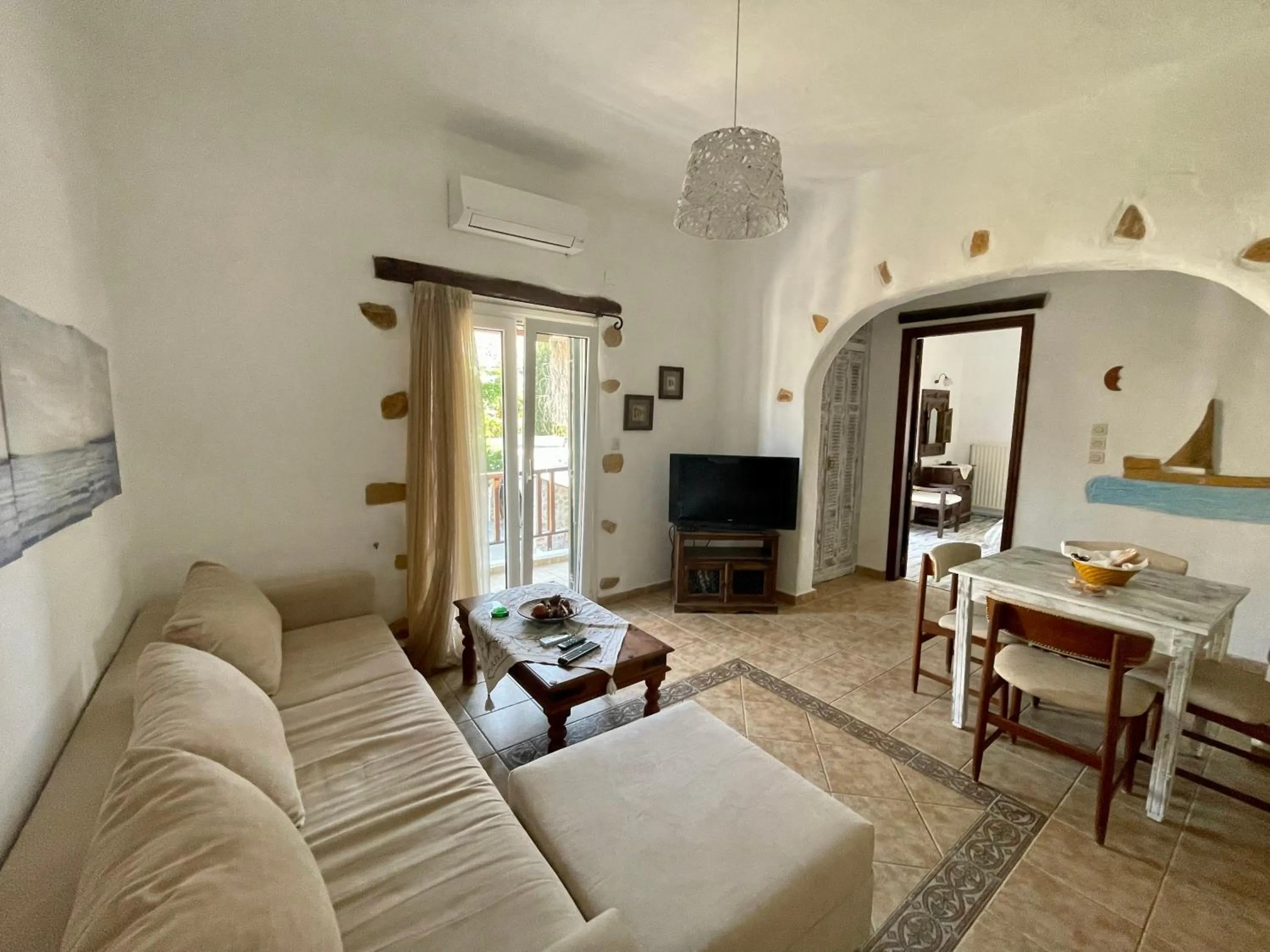 TV and multimedia in Atlazia Suites