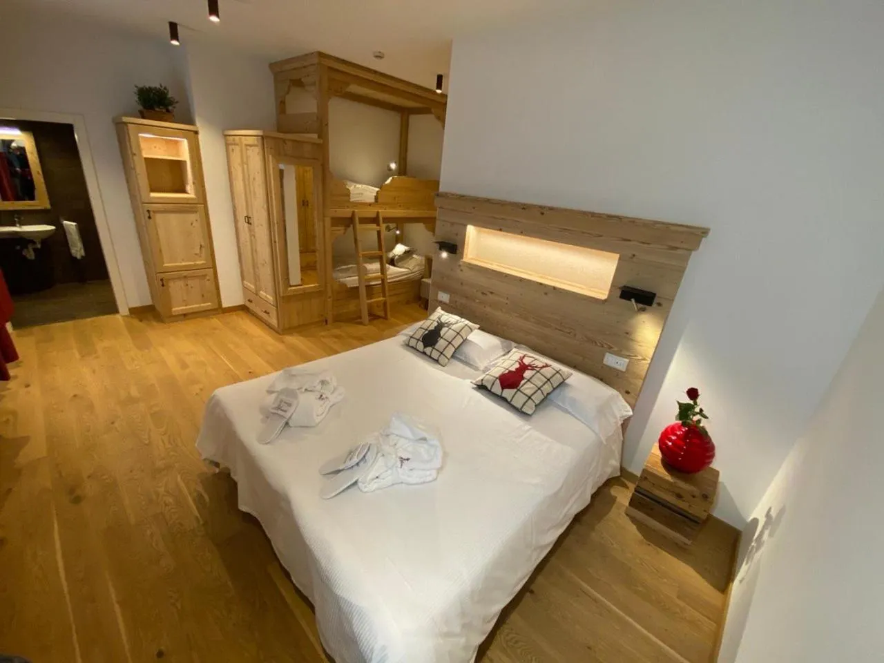 Photo of the whole room, Bed in Grand Hotel Miramonti