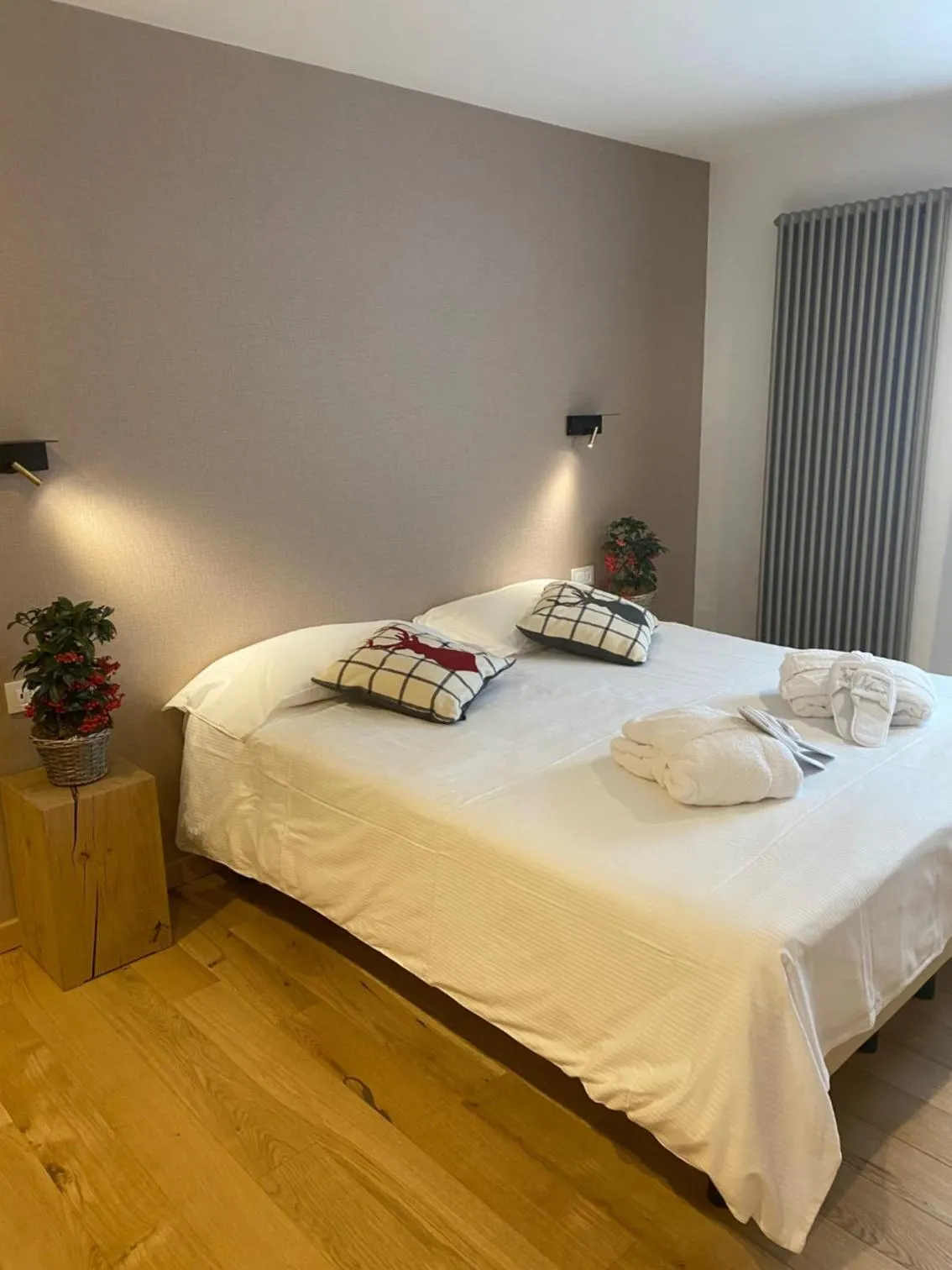 Photo of the whole room, Bed in Grand Hotel Miramonti