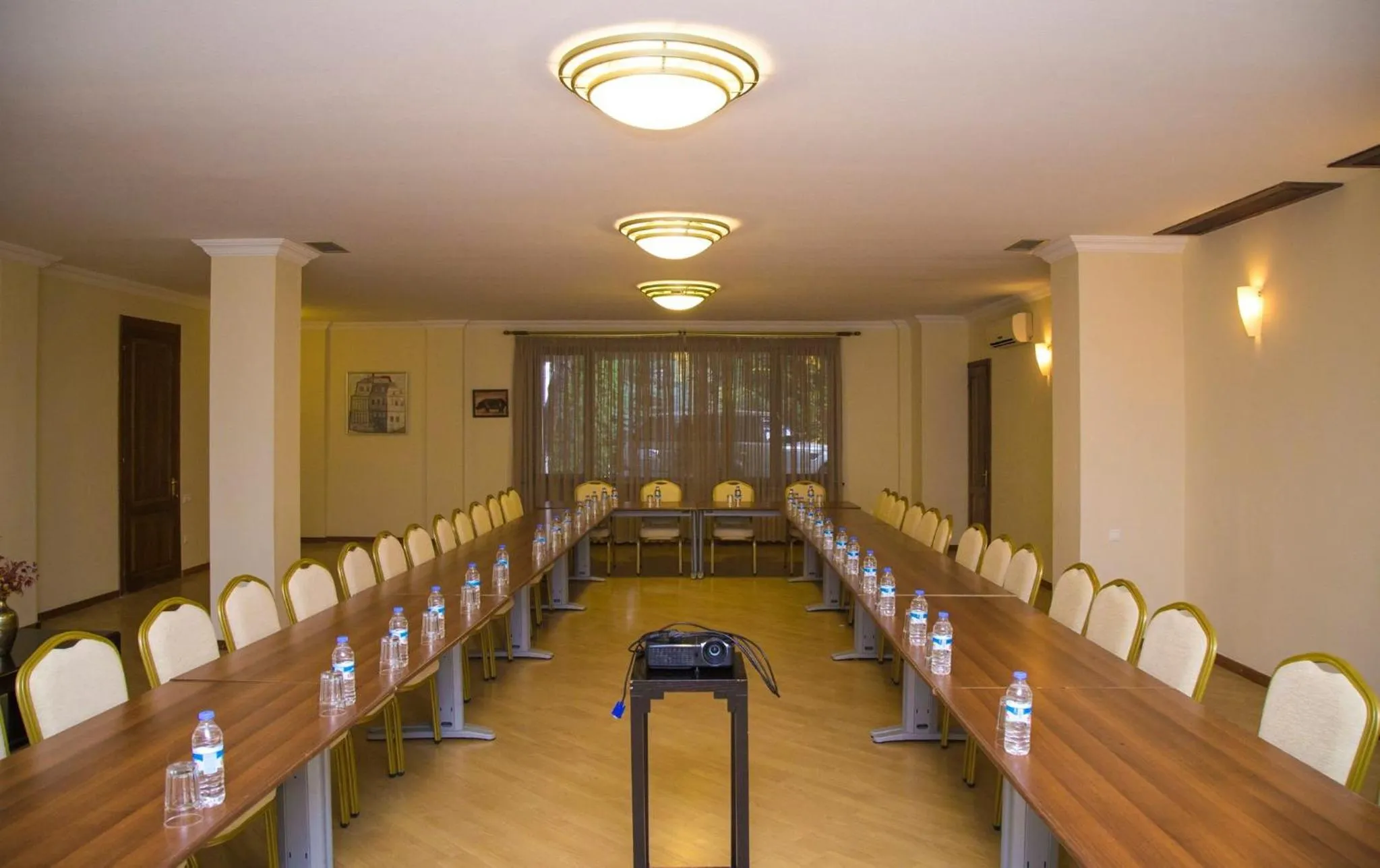 Business facilities in Hotel Beaumonde Garden