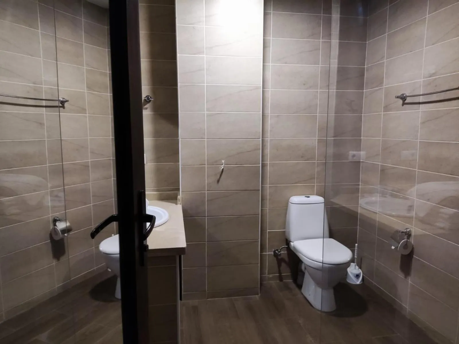 Shower in Hotel Beaumonde Garden