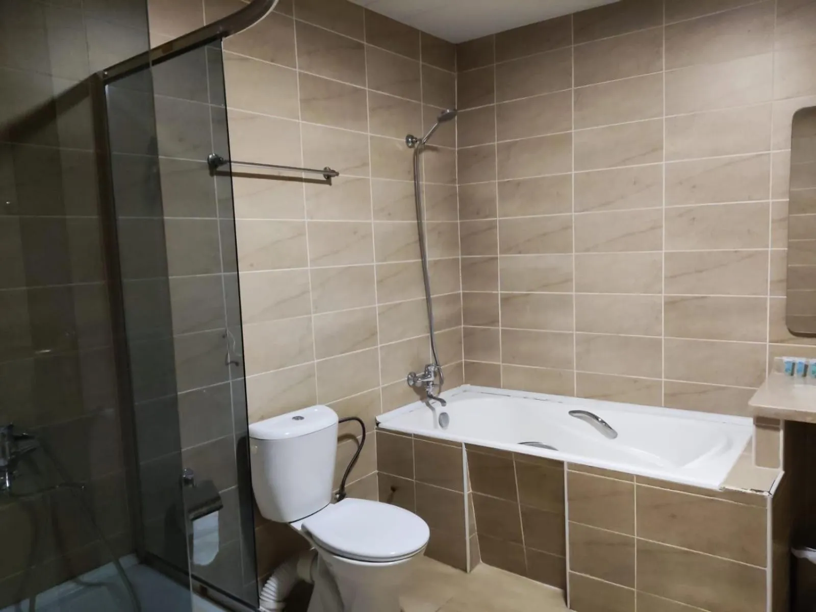 Shower in Hotel Beaumonde Garden