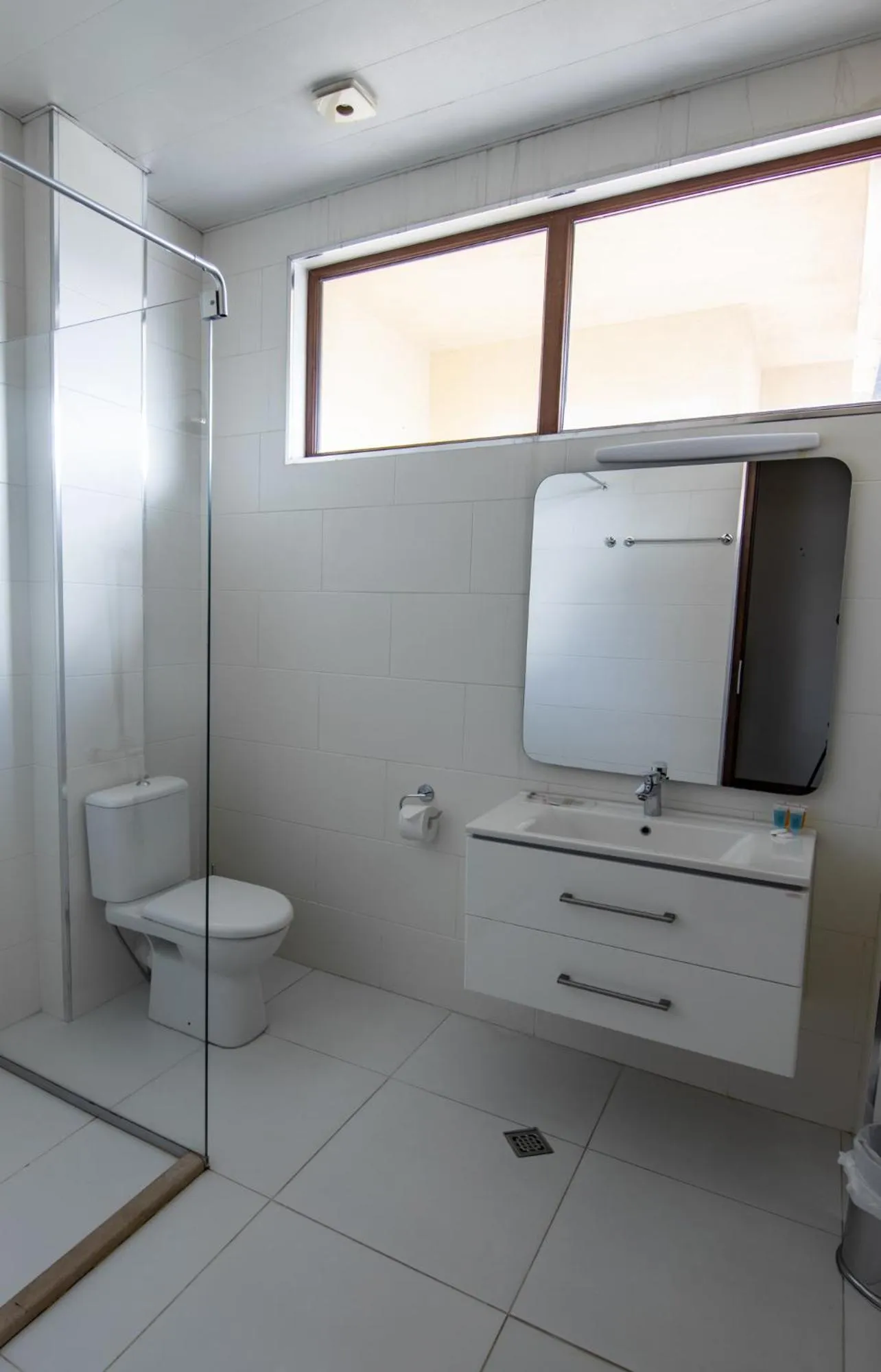 Shower in Hotel Beaumonde Garden