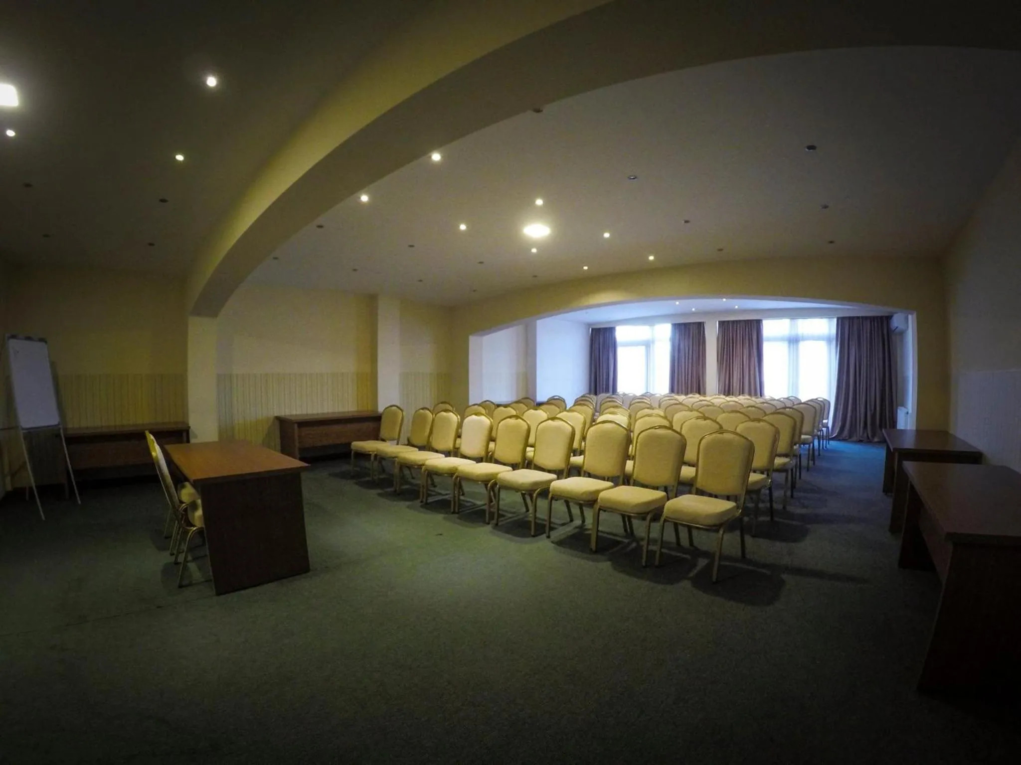 Business facilities in Hotel Beaumonde Garden