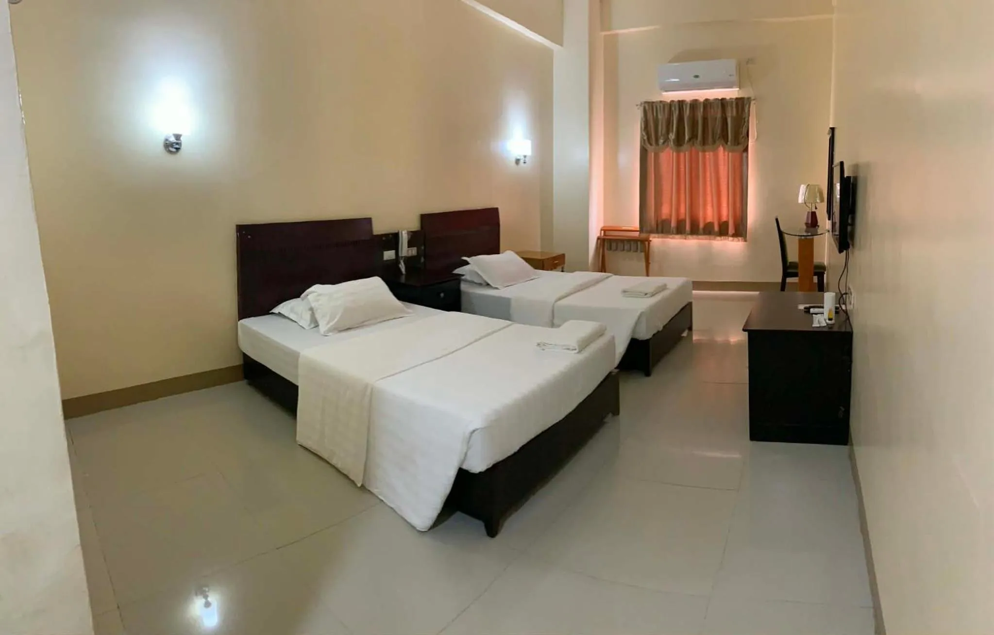 Photo of the whole room, Bed in Asia Novo Boutique Hotel - Oroquieta