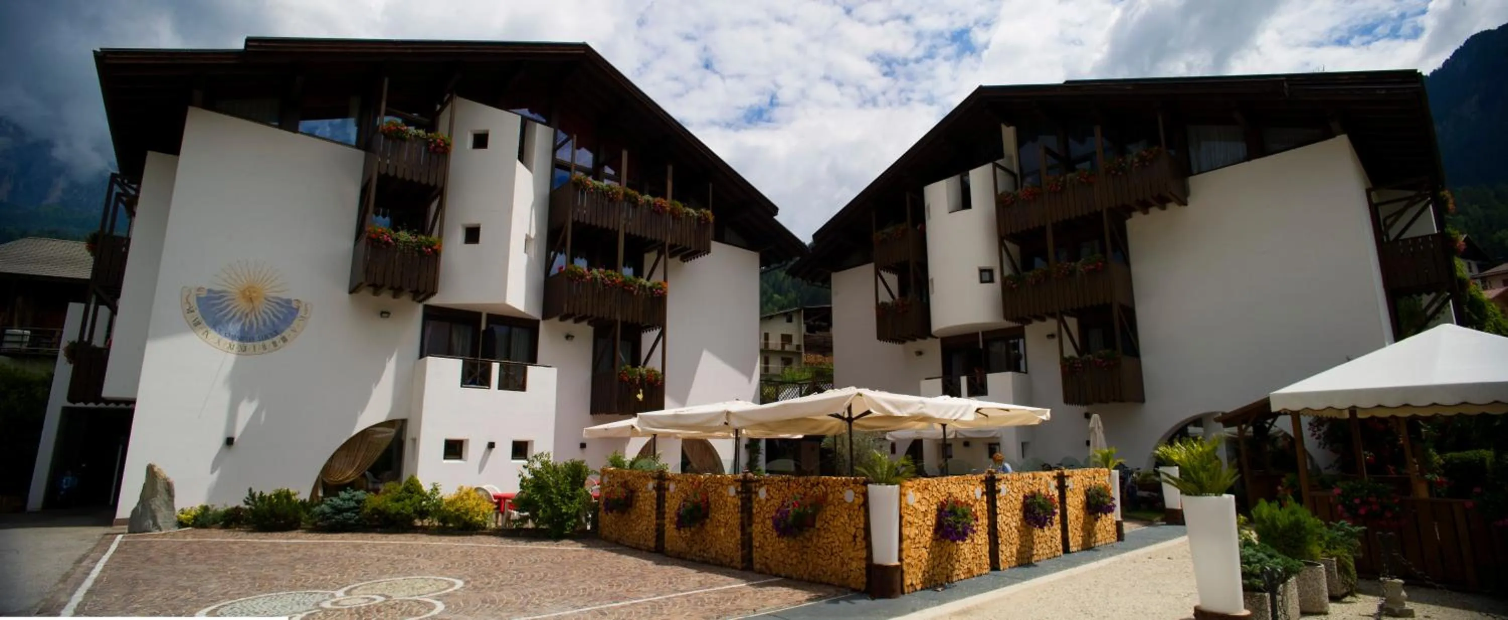 Facade/entrance in Hotel Castel Pietra