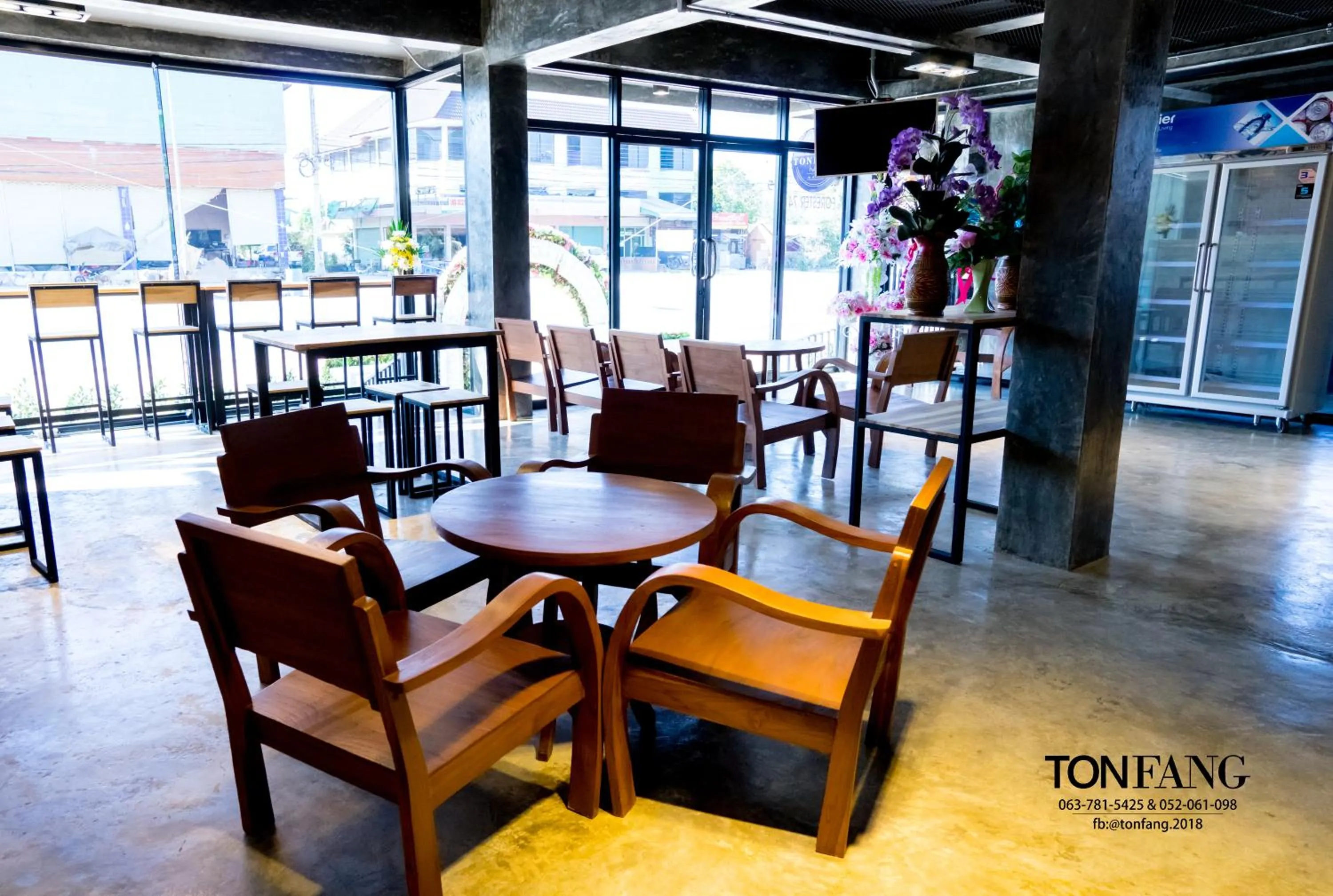 Communal lounge/ TV room in Ton Fang Hotel