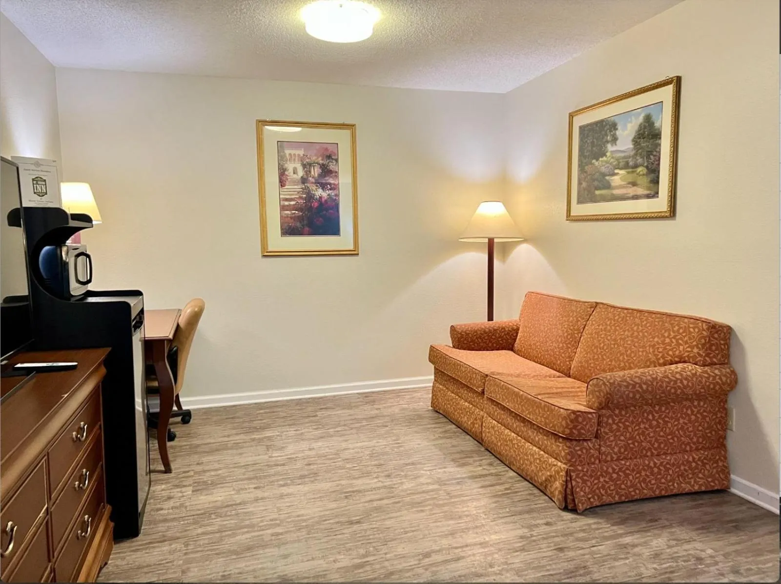 Living room in FairBridge Inn Express Mount Vernon