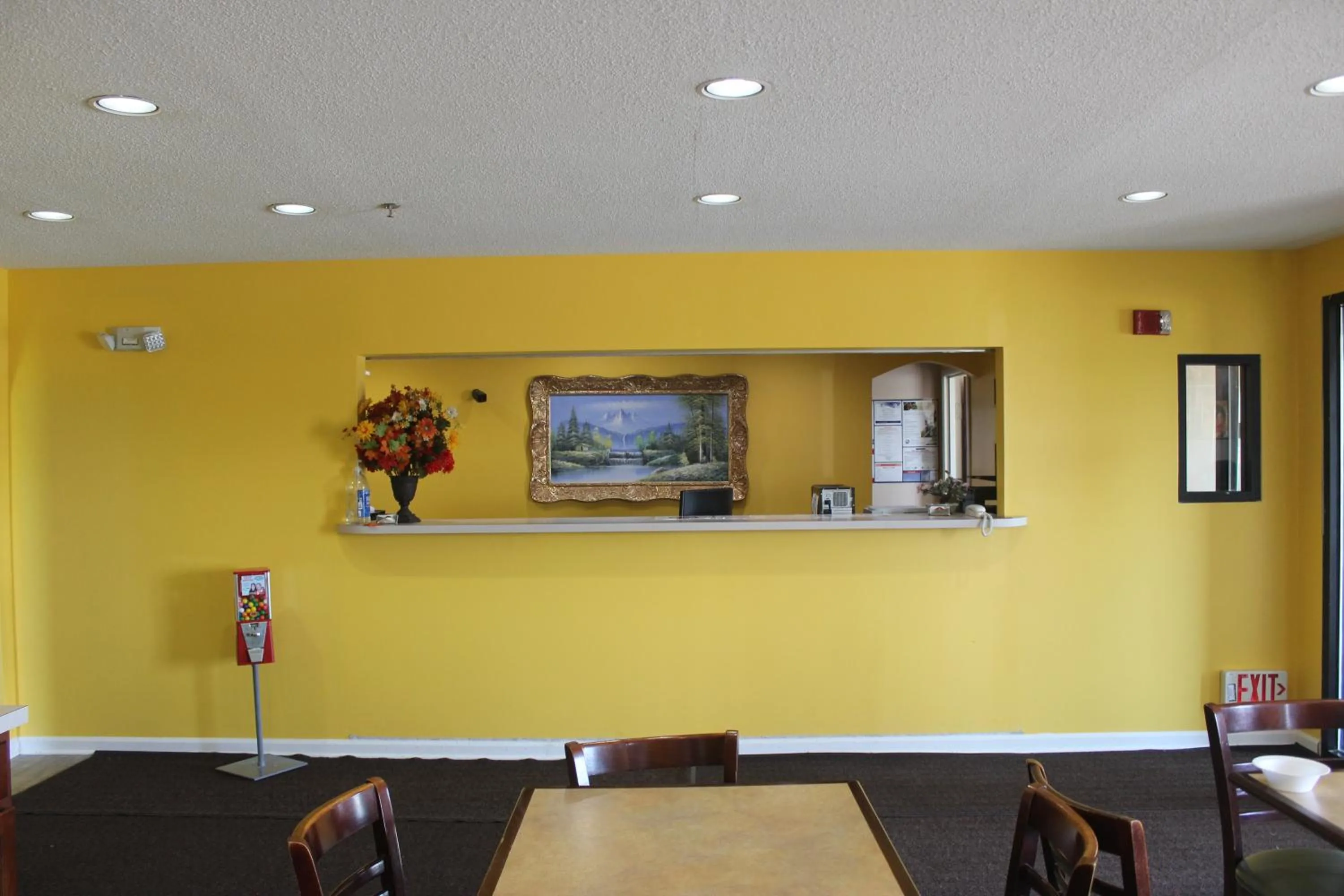 Restaurant/places to eat in FairBridge Inn Express Mount Vernon