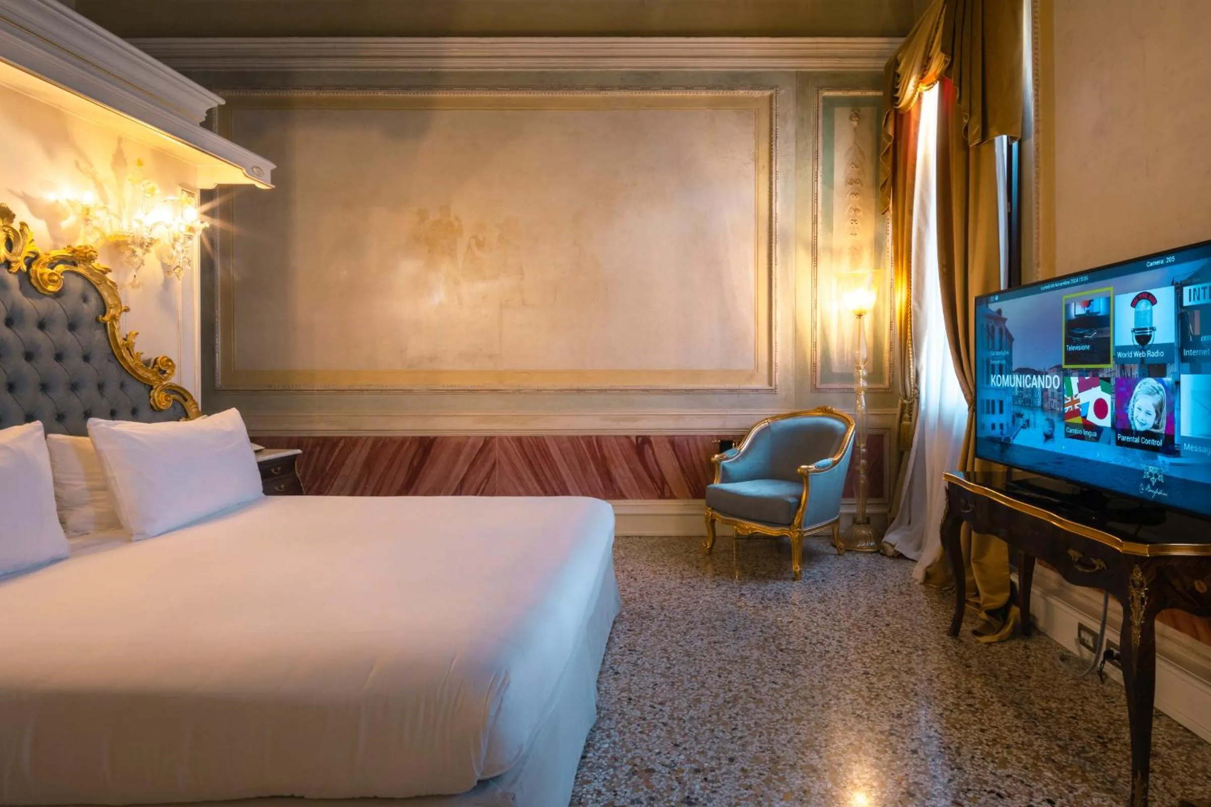 Bedroom, Bed in Ca' Bonfadini Historic Experience